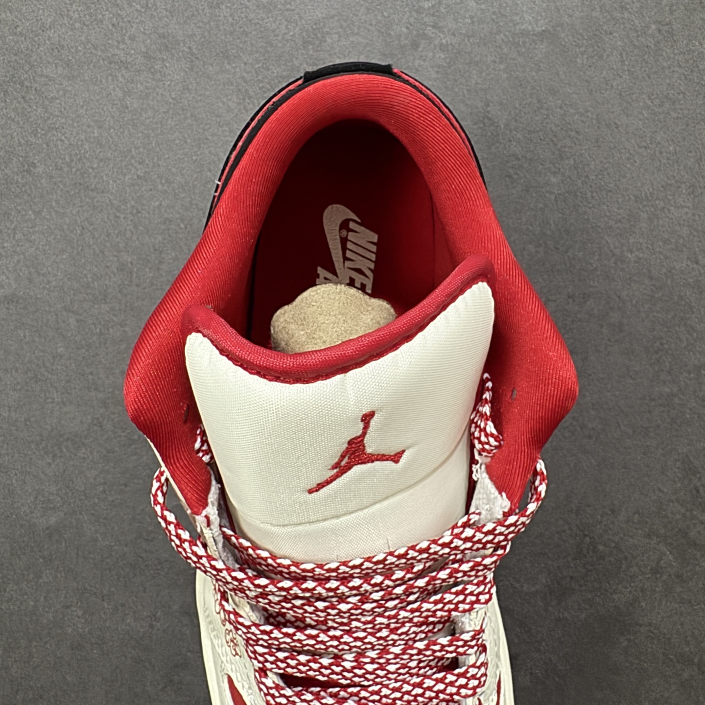 图片[7]-【定制版】Air Jordan 1 Low AJ1 乔1“ 马年限定——黑红” #定制鞋盒 高端定制 低帮休闲板鞋 定制鞋盒 大厂纯原品质出货 超高清洁度 皮料切割干净无任何毛边 细节完美 货号： LD8888-013 尺码： 36 36.5 37.5 38 38.5 39 40 40.5 41 42 42.5 43 44 44.5 45-选品中心