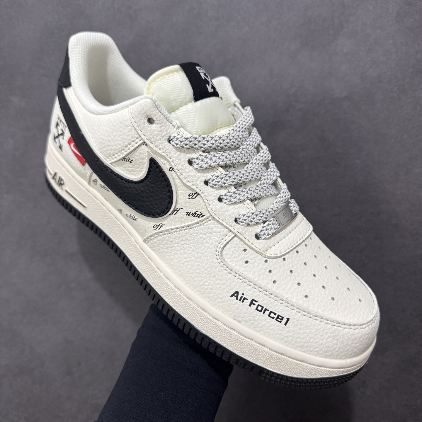 图片[3]-【定制版】Nike Air Force 1\’07 Low 联名 米黑勾 空军一号低帮休闲板鞋 SM6668-117  #原楦头原纸板 原装鞋盒 定制五金配件 内置全掌气垫 原厂鞋底   尺码：36 36.5 37.5 38 38.5 39 40 40.5 41 42 42.5 43 44 44.5 45 编码：HXSA310320-选品中心