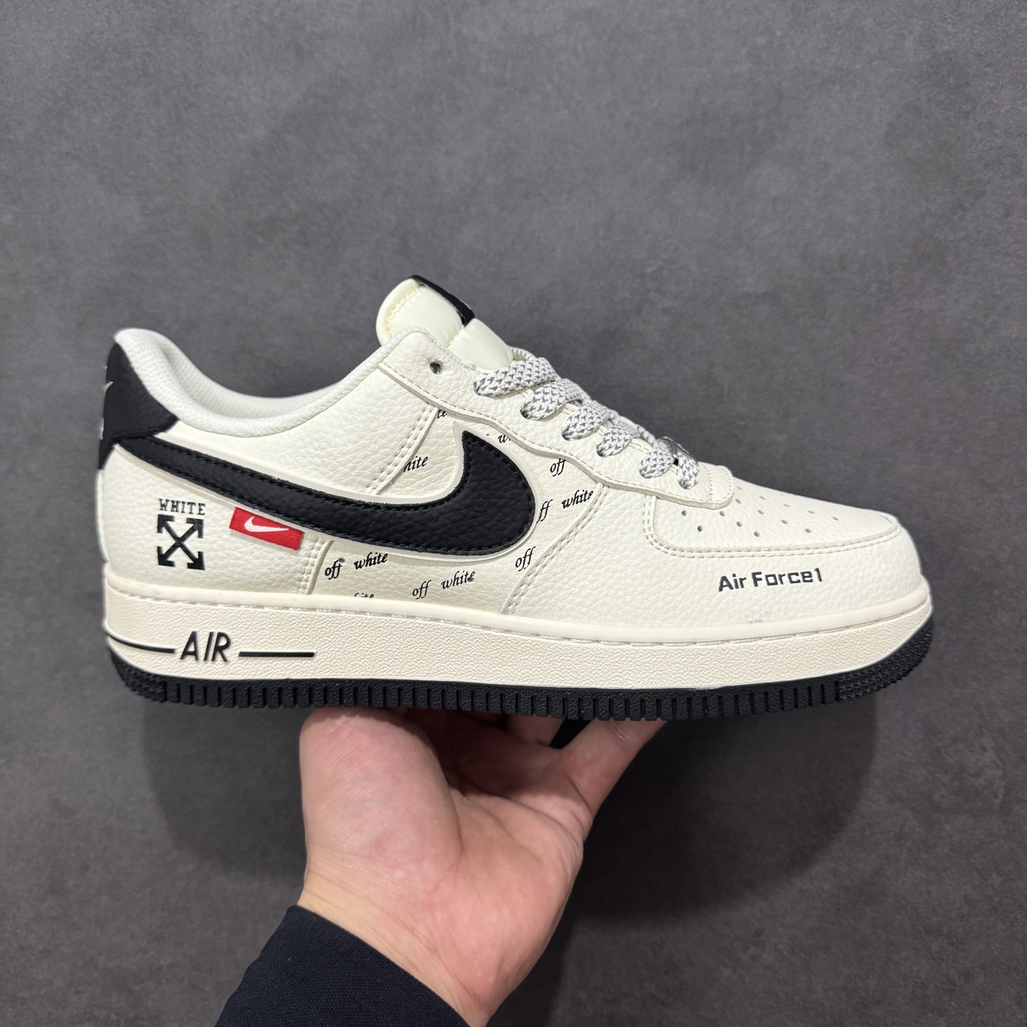 NO:690406,Local store support [Customized version] Nike Air Force 1'07 Low co-branded beige hook Air Force 1 low-top casual sneakers SM6668-117 #original last original cardboard Original shoe box Customized hardware accessories Built-in full-length air cushion Original sole Size 36 36.5 37.5 38 38.5 39 40 40.5 41 42  42.5 43 44 44.5 45 Coding: HXSA310320,19860909本地 支持放店【定制版】Nike Air Force 1'07 Low 联名 米黑勾 空军一号低帮休闲板鞋 SM6668-117 #原楦头原纸板 原装鞋盒 定制五金配件 内置全掌气垫 原厂鞋底  尺码36 36.5 37.5 38 38.5 39 40 40.5 41 42 42.5 43 44 44.5 45 编码:HXSA310320,,Men's shoes