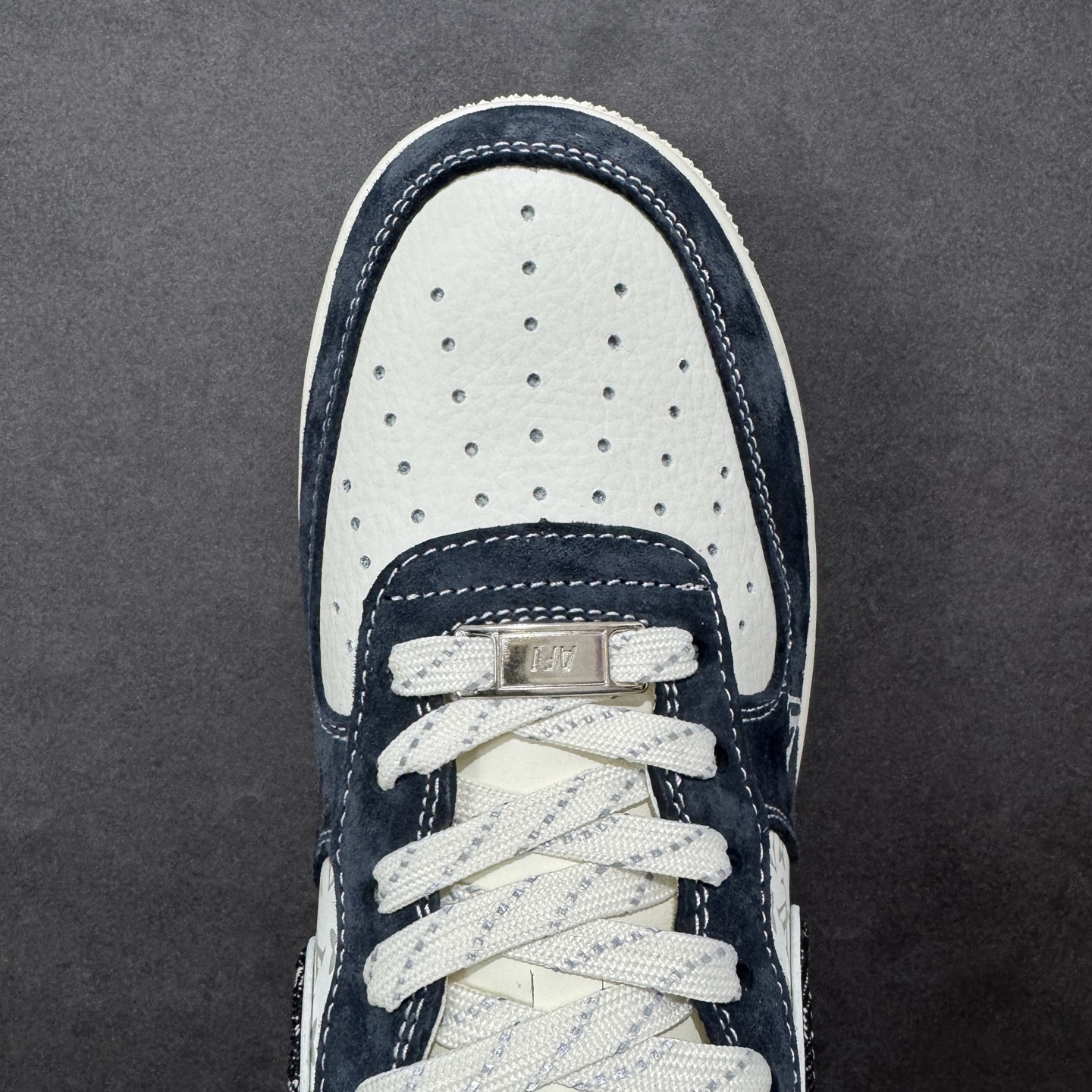 图片[8]-【定制版】Nike Air Force 1 Low 07 LV联名 空军一号低帮板鞋 原楦头原纸板 打造纯正空军版型 专注外贸渠道 全掌内置蜂窝气垫 原盒配件 原厂中底钢印、拉帮完美 货号：KD6699-F04 尺码：36-45-选品中心