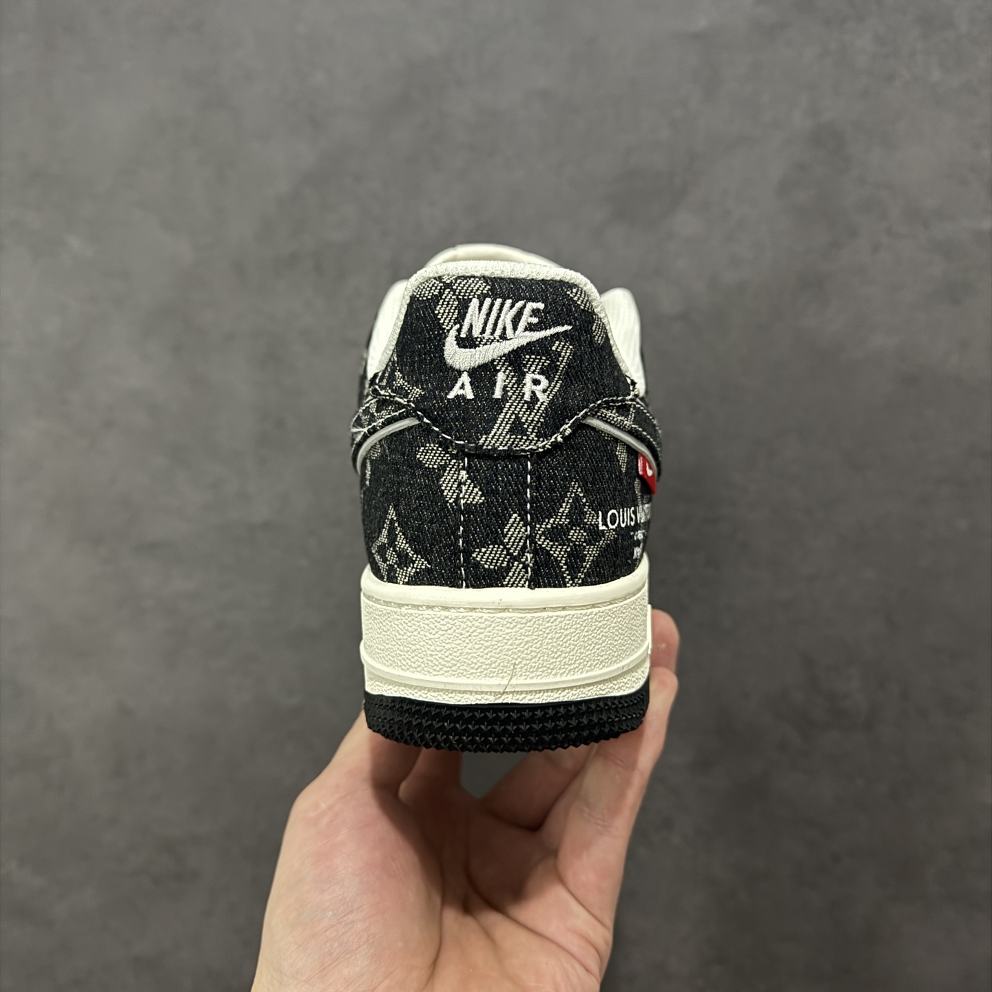 图片[4]-【定制版】Nike Air Force 1 Low 07 LV联名 空军一号低帮板鞋 原楦头原纸板 打造纯正空军版型 专注外贸渠道 全掌内置蜂窝气垫 原盒配件 原厂中底钢印、拉帮完美 货号：KD6699-F04 尺码：36-45-选品中心
