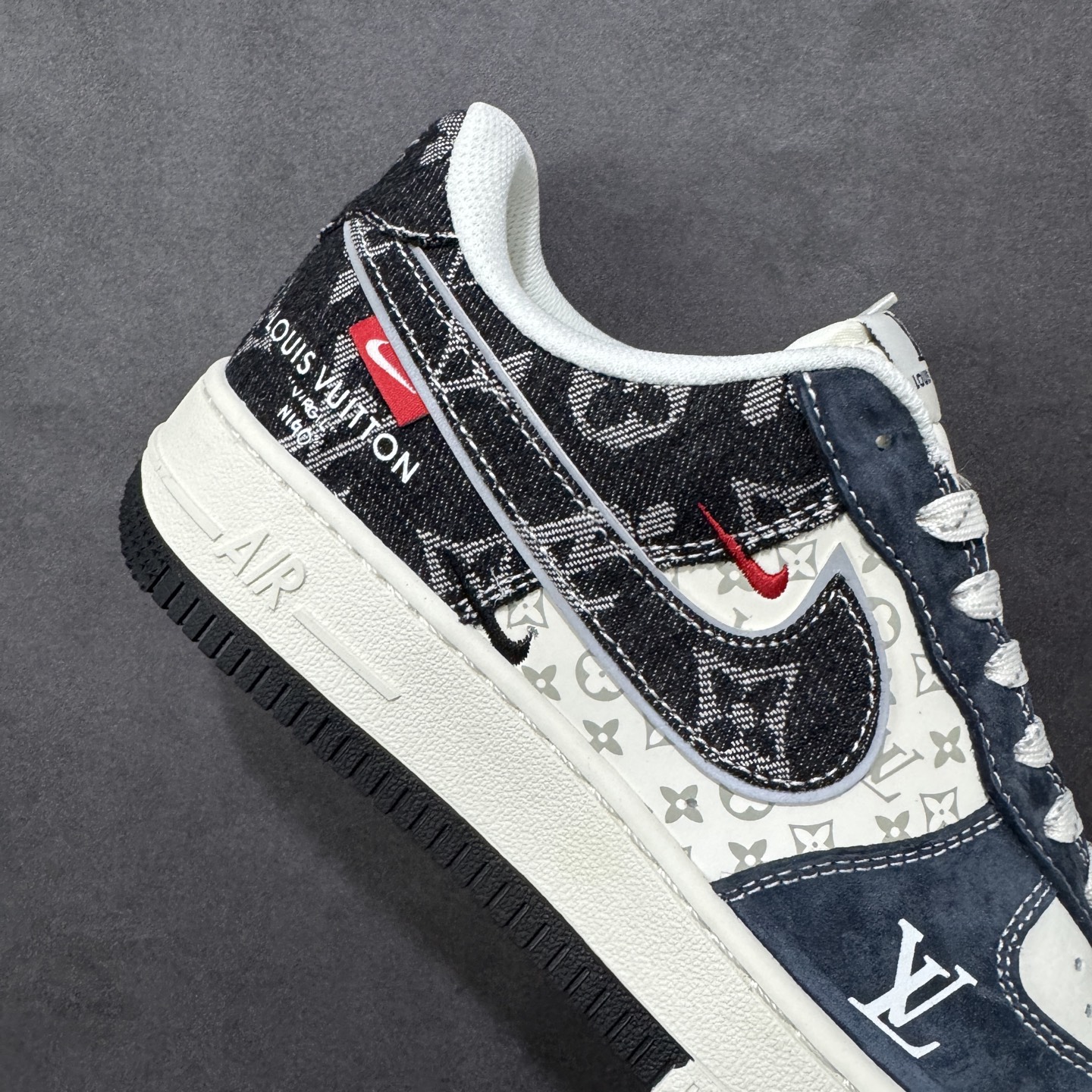 图片[6]-【定制版】Nike Air Force 1 Low 07 LV联名 空军一号低帮板鞋 原楦头原纸板 打造纯正空军版型 专注外贸渠道 全掌内置蜂窝气垫 原盒配件 原厂中底钢印、拉帮完美 货号：KD6699-F04 尺码：36-45-选品中心