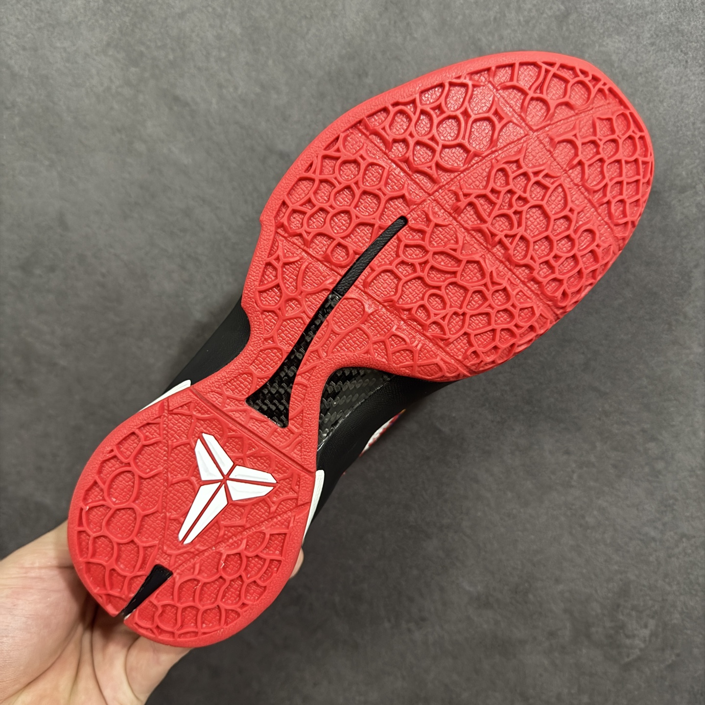 图片[9]-【定制版】Nike Zoom Kobe VI 马年限定 CNY新年款 耐克 科比6代系列 低帮复刻实战运动低帮文化篮球鞋 纯原版本 鞋头和鞋舌采用透气运动网布制成 采用更为挺拔的鞋口设计 为脚踝带来更佳的包裹与支撑感 侧面独特波纹纹理细节 打破了单调 赋予鞋子灵动与活力的视觉体验 货号：CW2190-021 尺码：38-46带半码-选品中心