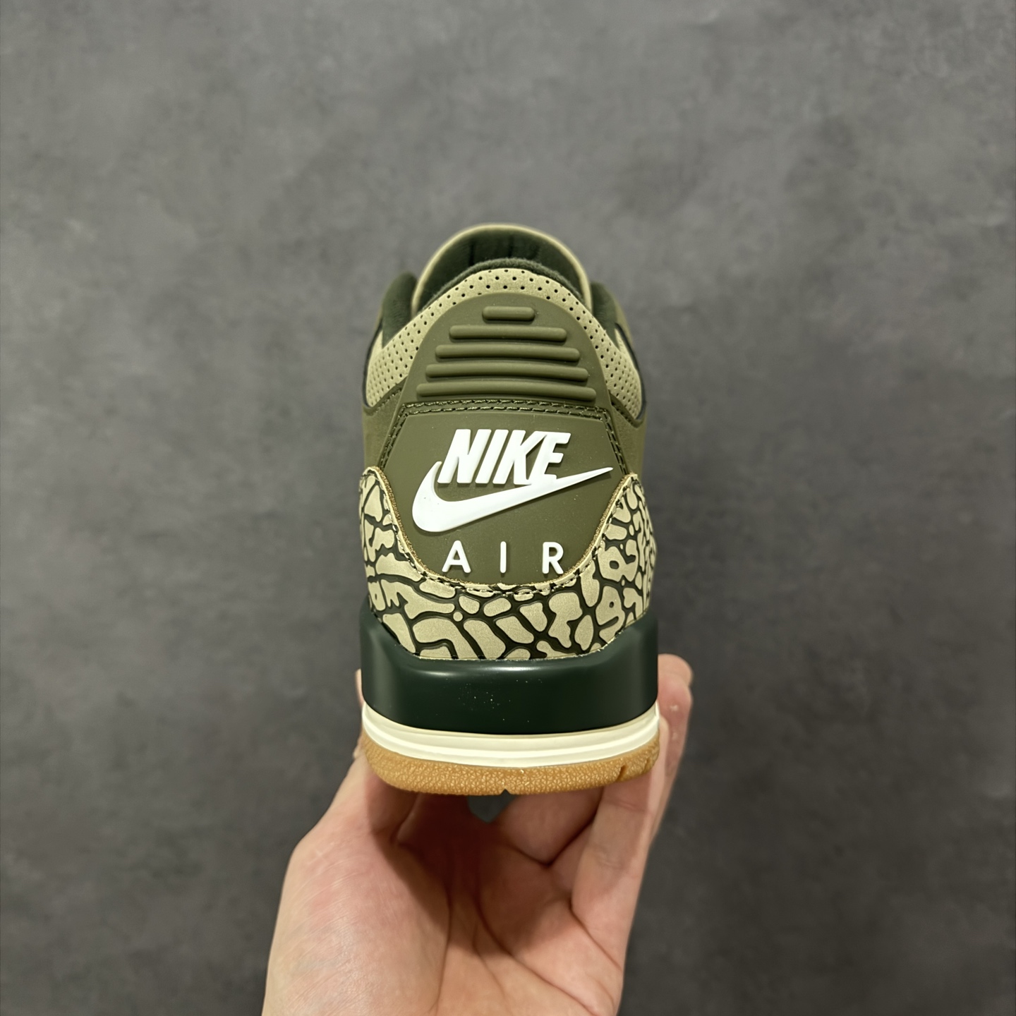 图片[4]-【TNT版本】AJ3 Jordan Air Jordan 3 Retro 复刻纯原大厂出品 莞产纯原出品原装进口皮料 正确荔枝纹路 经典复刻 完美爆裂 正确卡色大底 客供原厂磨具 完美鞋型 鞋舌飞人刺绣精细 欢迎对比\”Nike Air \”Logo 呈现 上脚效果极佳绝对是今年必入的球鞋之一 区别市面小作坊版本 货号：DN3707-202 尺码：36 36.5 37.5 38 38.5 39 40 40.5 41 42 42.5 43 44 45 46 47.5 编码：FRB290300-选品中心