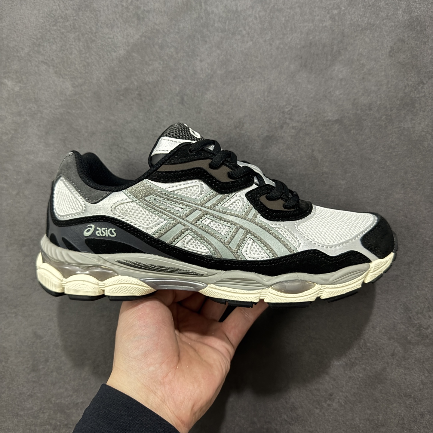 【公司级】Asics Gel-NYC 亚瑟士 防滑耐磨 休闲运动鞋 采用双层提花网面设计 提高包裹性和透气性 后跟搭载稳定系统科技T-GEL提升整体支撑力和结构感 减少对身体带来的冲击负荷 创新中底至轻回弹 货号：1201A789-750 尺码：36-46 编码：FSA210220-选品中心