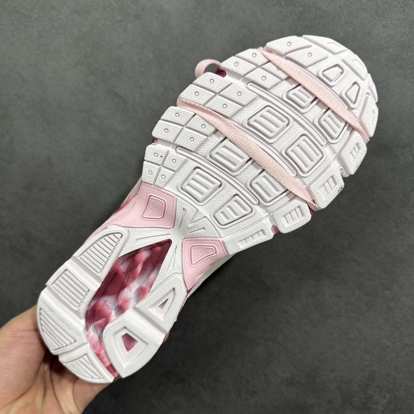 图片[9]-【公司级】NK Initiator 创始者系列 复古运动舒适网布休闲跑步鞋 Ins爆火全新韩系古着风 回味经典 采用透气网眼鞋面和支撑覆盖层 自然运动设计的Phlyon中底用于缓冲 BRS 1000碳橡胶外底具有轻质柔韧性 牵引力和耐用性 货号：IB4339-022 尺码：36 36.5 37.5 38 38.5 39 40 40.5 41 编码：LDSB220230-选品中心