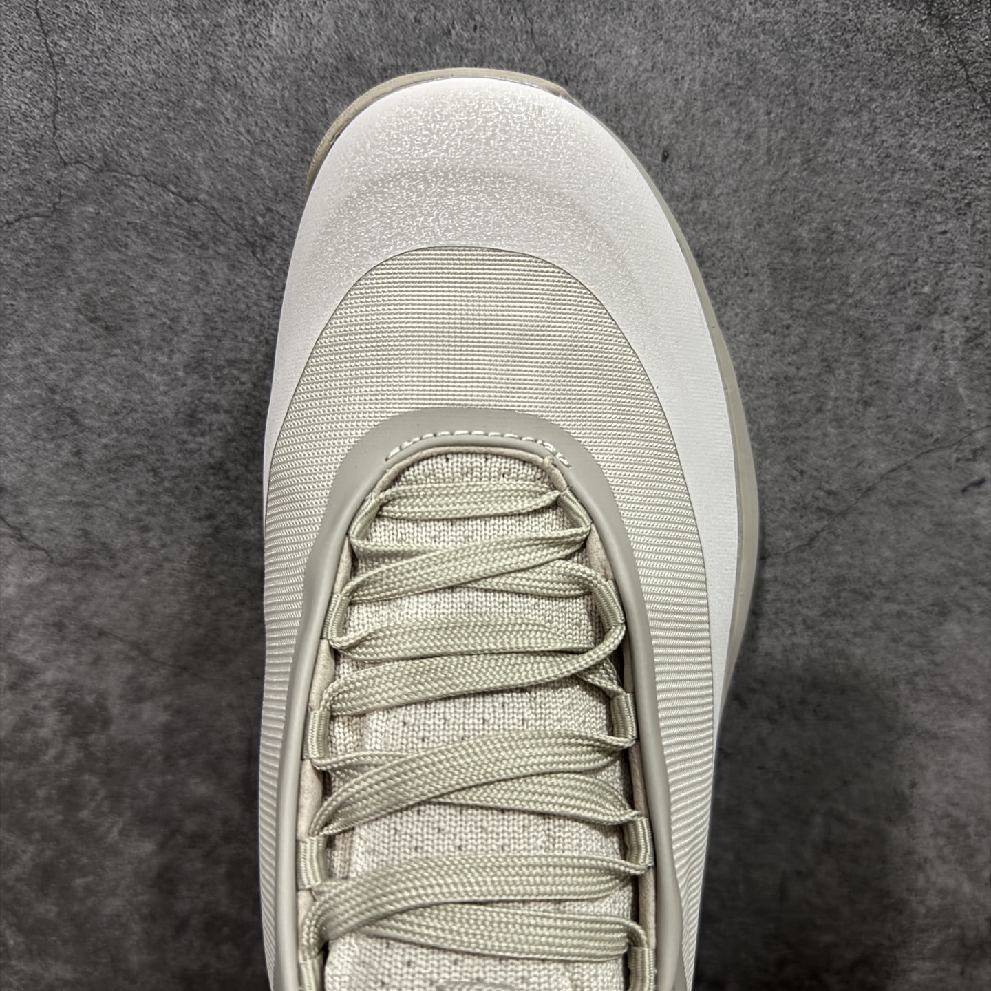 图片[5]-【公司级】Arcteryx始祖鸟 Vertex Alpine GTX M 男女情侣款低帮登山鞋 适合技术路线单日徒步穿着 aerios 鞋受到长途野外跑步鞋的启发 适合在变化的地形上进行快速轻快的徒步旅行穿着，舒适而有支撑性，鞋面更轻薄透气舒适。敏捷、稳定和技术路线上的自信源于vibram® megagrip外底、压缩eva内底以及一体的tpu 尺码：36-45-选品中心