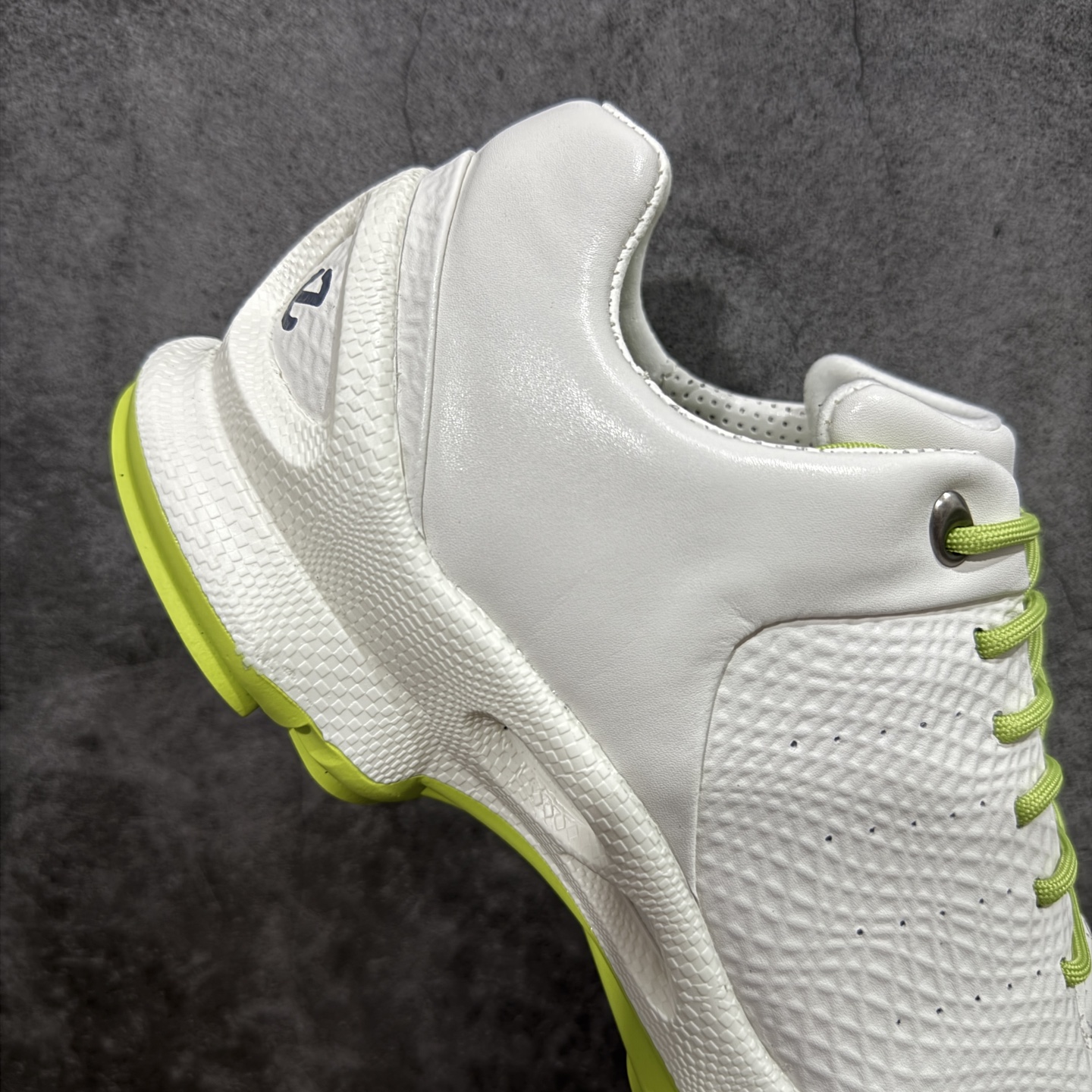 图片[7]-【顶级版】Ecco 爱步 健步探索系列 BIOM防滑真皮运动鞋 牛皮鞋面 纹理自然 柔韧耐穿 直接注塑工艺连接鞋面与鞋底 一体成型 合脚耐穿 橡胶外底 适应多种地形 防滑耐磨 强劲抓地 BIOM核心自然律动科技 符合人体工学 长效缓震 能量回弹 踏风前行 自然律动 裸足科技 尺码：39-44-选品中心