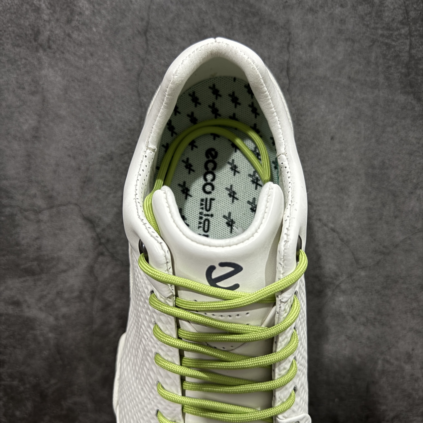 图片[8]-【顶级版】Ecco 爱步 健步探索系列 BIOM防滑真皮运动鞋 牛皮鞋面 纹理自然 柔韧耐穿 直接注塑工艺连接鞋面与鞋底 一体成型 合脚耐穿 橡胶外底 适应多种地形 防滑耐磨 强劲抓地 BIOM核心自然律动科技 符合人体工学 长效缓震 能量回弹 踏风前行 自然律动 裸足科技 尺码：39-44-选品中心