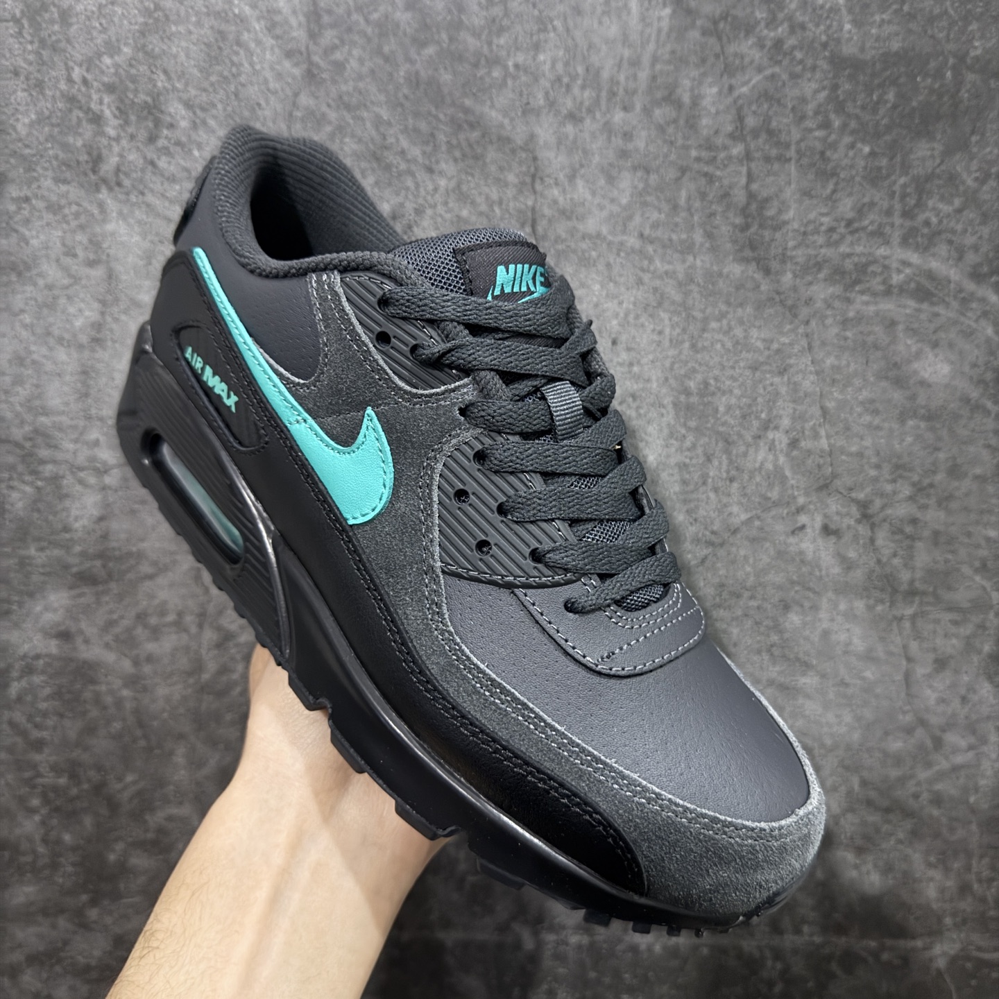 图片[3]-【Max纯原版】Nike Air Max 90 Leather 舒适时尚减震耐磨透气 低帮 气垫 休闲跑步鞋 男款 纯白 货号：HV4517-002 顶级90款问市 开发数月 原版开发 多道QC质检 鞋型完美复刻 原厂级别工艺 正确色卡 正确气垫蓝光 正确大底 独家私模 采用进口头层牛皮拼接 定位高端市场 行业标杆工艺 尺码：39 40 40.5 41 42 42.5 43 44 44.5 45 46-选品中心