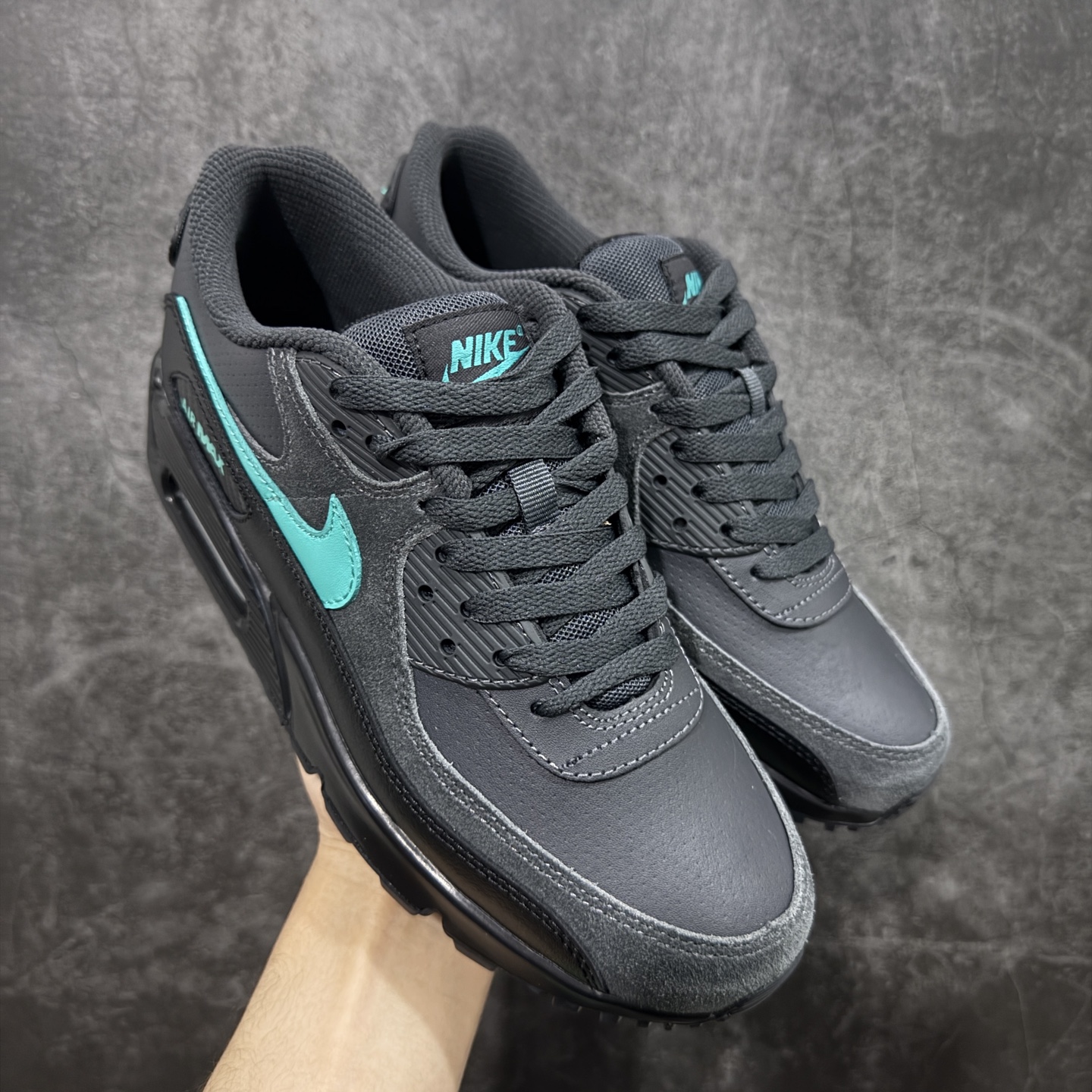 【Max纯原版】Nike Air Max 90 Leather 舒适时尚减震耐磨透气 低帮 气垫 休闲跑步鞋 男款 纯白 货号：HV4517-002 顶级90款问市 开发数月 原版开发 多道QC质检 鞋型完美复刻 原厂级别工艺 正确色卡 正确气垫蓝光 正确大底 独家私模 采用进口头层牛皮拼接 定位高端市场 行业标杆工艺 尺码：39 40 40.5 41 42 42.5 43 44 44.5 45 46-选品中心