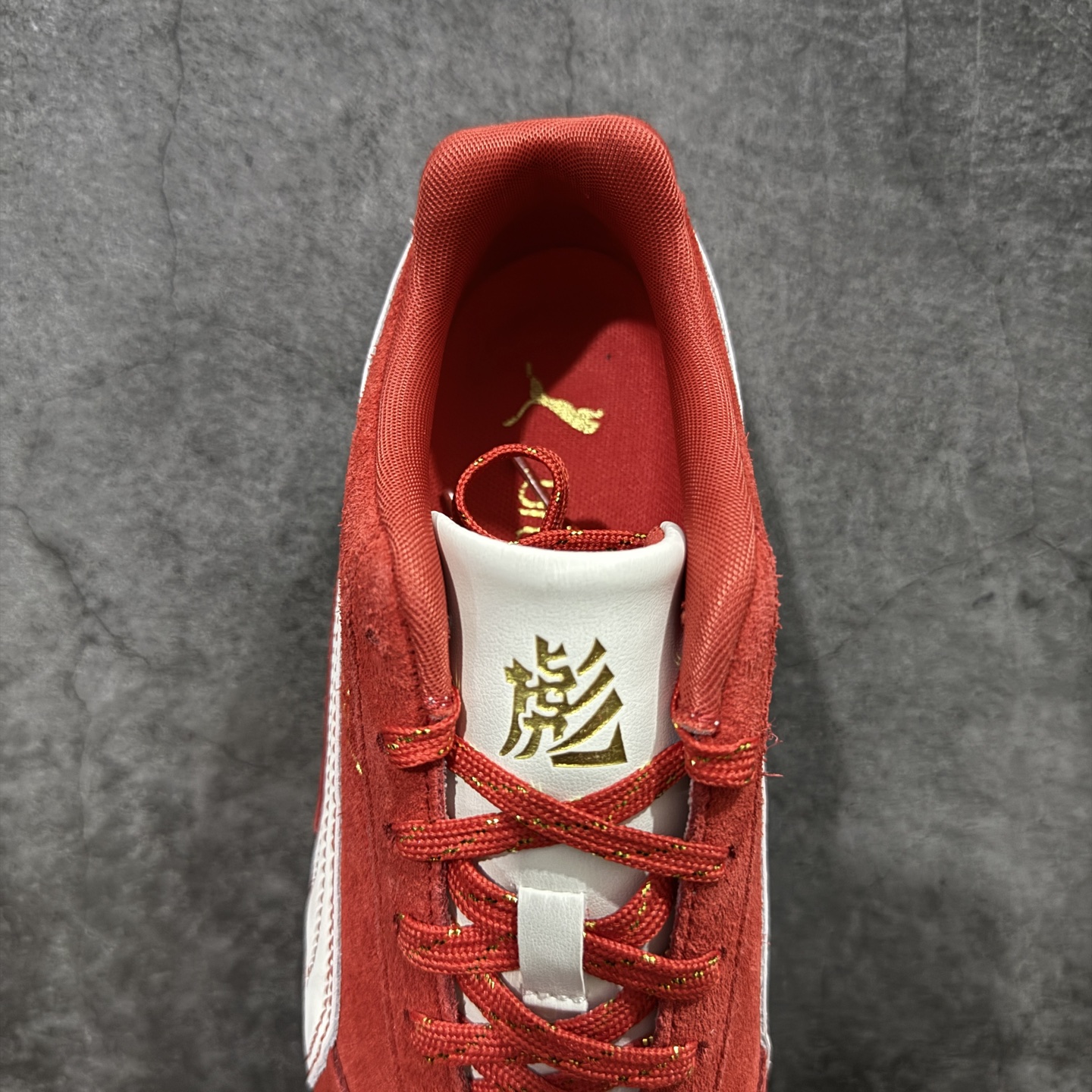 图片[8]-【纯原神版】彪马 PUMA Speedcat OG 舒适运动 防滑轻便 低帮 生活休闲鞋 男女款运动休闲鞋 马年限定 纯原出货 区别此前市场所有版本 真正高品质 原材料翻毛皮 正确烫金 完美版型 清洁度到位 零售必推品质 达人推荐新品 货号：408848 01 尺码：35 36 36.5 37 38 38.5 39 40 40.5 41 42 42.5 43 44 45-选品中心