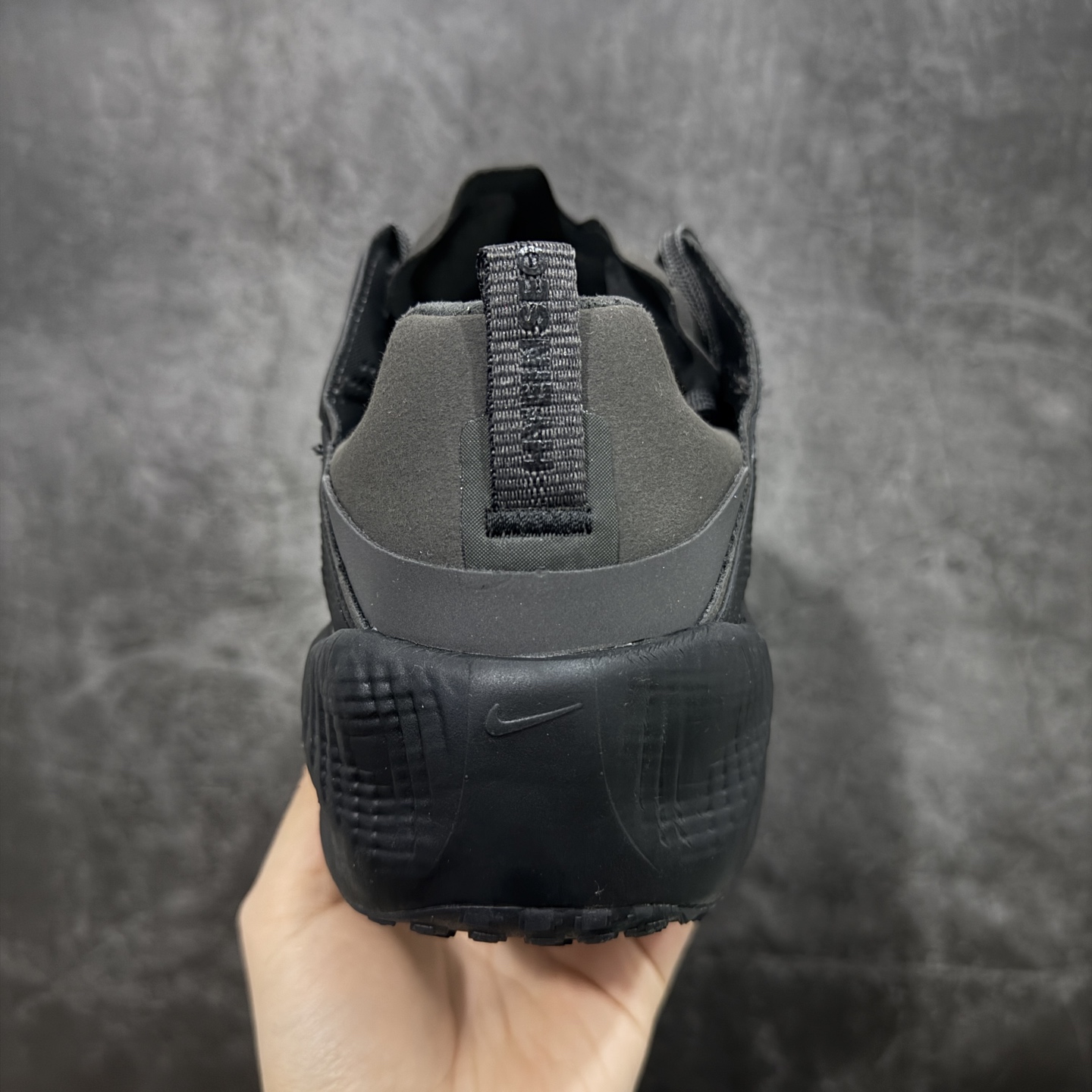 图片[4]-【RS纯原】HYEIN SEO x NK Ava Rover 百搭舒适耐磨低帮跑步鞋 男女同款 HQ2863-300 正确原盒 区别市场错误版本 版型细节都更好 品质到位💪 流线型轮廓，通过轻薄物料鞋面结合 TPU 网格状支撑示人，增厚的中底材质选用 ReactX 加持，华夫外底收尾。鞋垫与后跟鞋提，克制点缀 Hyein Seo 字样。鞋垫与鞋提则采用菱形格纹的变化元素呈现。 尺码：35 36 36.5 37.5 38 38.5 39 40 40.5 41 42 42.5 43 44 44.5 45 46-选品中心