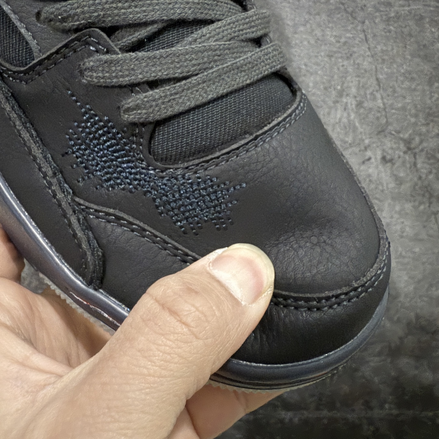 图片[5]-【纯原版】Air Jordan Retro Flight Court SP低帮 AJ低邦 乔丹篮球鞋系列 目前市场最正确版本 头层翻毛＋头层皮 区别市场通货 正确针织鞋码效果 版型完美 正确私模大底 鞋款整体以翻毛皮打造，搭配侧身头层皮面框架，鞋舌及后跟Jumpman Logo分别采用刺绣点缀，后跟侧身Flighth字样也辅以刺绣呈现，秉承轻量化的速度型篮球鞋设计思想完成设计，降低重量的同时提升舒适度，中底延续前作使用了分离式后掌可视化Air Soleb气垫。鞋带孔和后跟鞋提以籃网为造型灵感，将篮球运动巧妙融入到鞋款的设计之中，使鞋身整体富有流动性、节奏感和优雅气质。 货号：HQ2958-006 尺码：36 36.5 37.5 38 38.5 39 40 40.5 41 42 42.5 43 44 44.5 45-选品中心