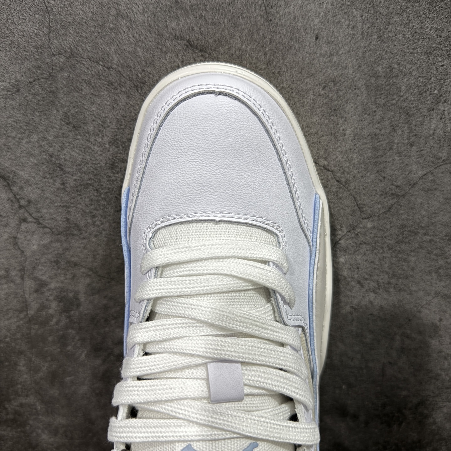 图片[5]-【纯原版】Air Jordan Retro Flight Court SP低帮 AJ低邦 乔丹篮球鞋系列 目前市场最正确版本 头层翻毛＋头层皮 区别市场通货 正确针织鞋码效果 版型完美 正确私模大底 鞋款整体以翻毛皮打造，搭配侧身头层皮面框架，鞋舌及后跟Jumpman Logo分别采用刺绣点缀，后跟侧身Flighth字样也辅以刺绣呈现，秉承轻量化的速度型篮球鞋设计思想完成设计，降低重量的同时提升舒适度，中底延续前作使用了分离式后掌可视化Air Soleb气垫。鞋带孔和后跟鞋提以籃网为造型灵感，将篮球运动巧妙融入到鞋款的设计之中，使鞋身整体富有流动性、节奏感和优雅气质。 货号：IB8858-141 尺码：36 36.5 37.5 38 38.5 39 40 40.5 41 42 42.5 43 44 44.5 45-选品中心