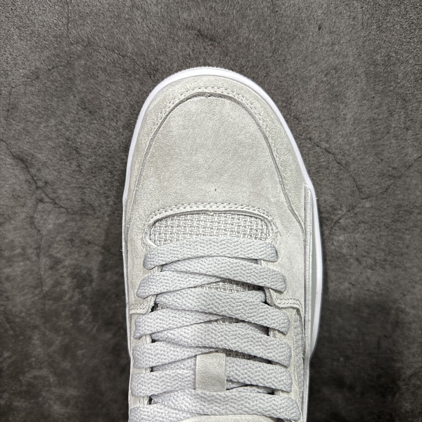 图片[5]-【纯原版】Air Jordan Retro Flight Court SP低帮 AJ低邦 乔丹篮球鞋系列 目前市场最正确版本 头层翻毛＋头层皮 区别市场通货 正确针织鞋码效果 版型完美 正确私模大底 鞋款整体以翻毛皮打造，搭配侧身头层皮面框架，鞋舌及后跟Jumpman Logo分别采用刺绣点缀，后跟侧身Flighth字样也辅以刺绣呈现，秉承轻量化的速度型篮球鞋设计思想完成设计，降低重量的同时提升舒适度，中底延续前作使用了分离式后掌可视化Air Soleb气垫。鞋带孔和后跟鞋提以籃网为造型灵感，将篮球运动巧妙融入到鞋款的设计之中，使鞋身整体富有流动性、节奏感和优雅气质。 货号：HF3255-004 尺码：36 36.5 37.5 38 38.5 39 40 40.5 41 42 42.5 43 44 44.5 45-选品中心