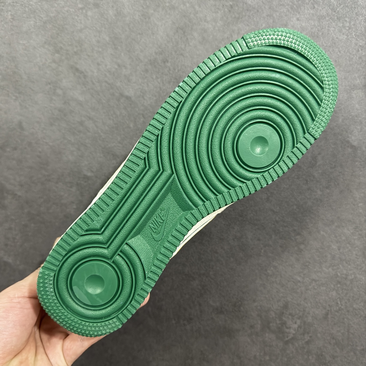 图片[9]-【定制版】Nike Air Force 1\’07 Low 灰绿撞色 空军一号低帮休闲板鞋  #定制皮料 定制鞋盒 原楦原纸板 纯正空军版型 内置全掌气垫 货号：SY1388-025  尺码：36 36.5 37.5 38 38.5 39 40 40.5 41 42 42.5 43 44 44.5 45-选品中心