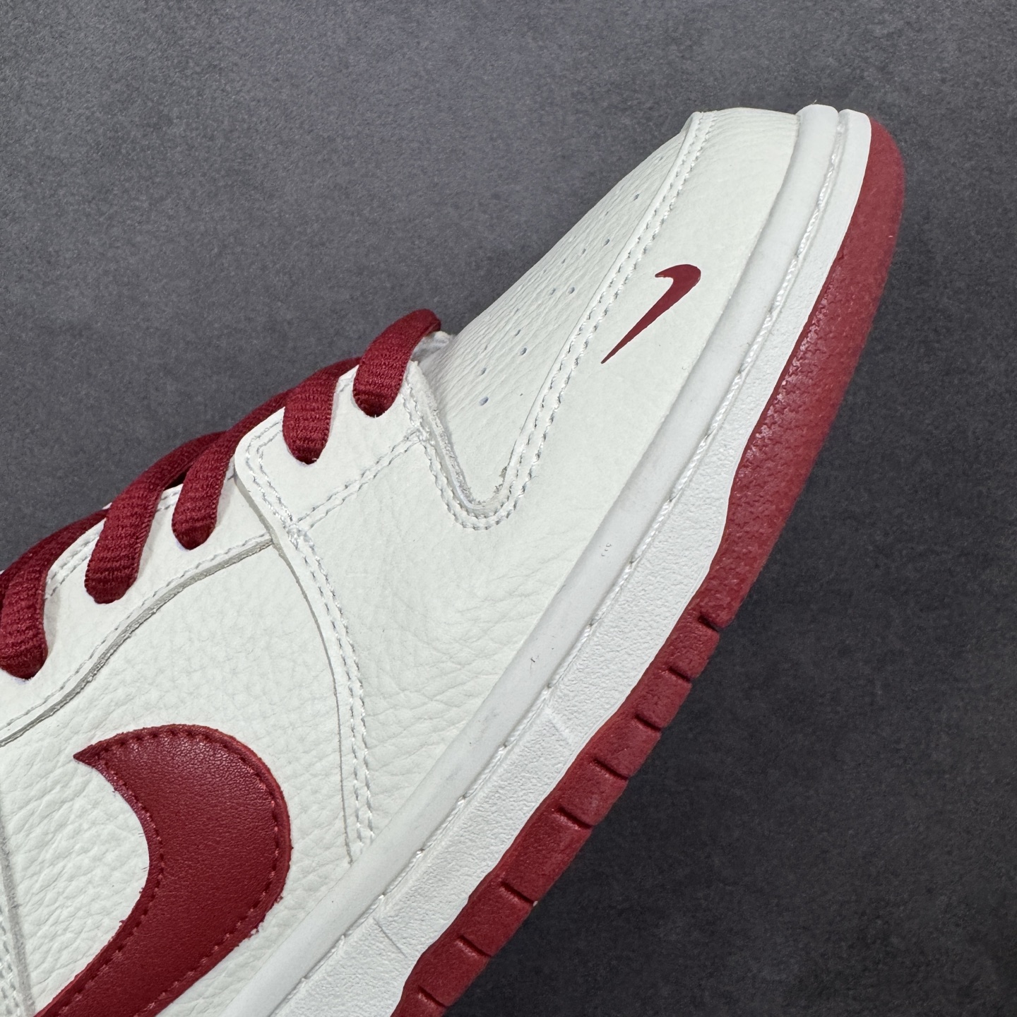 图片[5]-【定制版】Nike SB Dunk Low“马年限定——米红马上有钱” 高端定制 低帮休闲板鞋 定制鞋盒 大厂纯原品质出货 超高清洁度 皮料切割干净无任何毛边 细节完美 货号：AJ6817-004 尺码：36 36.5 37.5 38 38.5 39 40 40.5 41 42 42.5 43 44 44.5 45 编码：HXSB330340-选品中心