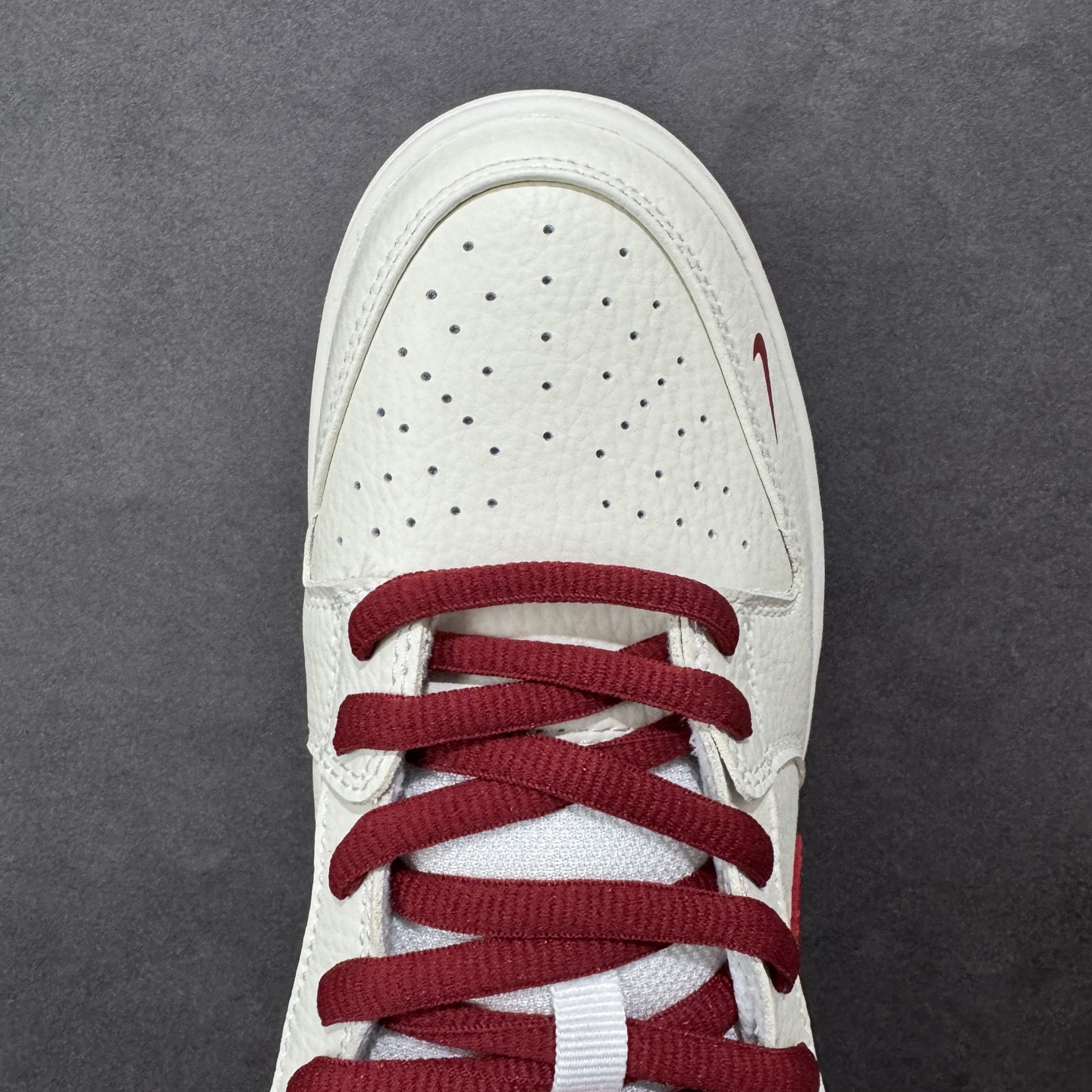 图片[8]-【定制版】Nike SB Dunk Low“马年限定——米红马上有钱” 高端定制 低帮休闲板鞋 定制鞋盒 大厂纯原品质出货 超高清洁度 皮料切割干净无任何毛边 细节完美 货号：AJ6817-004 尺码：36 36.5 37.5 38 38.5 39 40 40.5 41 42 42.5 43 44 44.5 45 编码：HXSB330340-选品中心