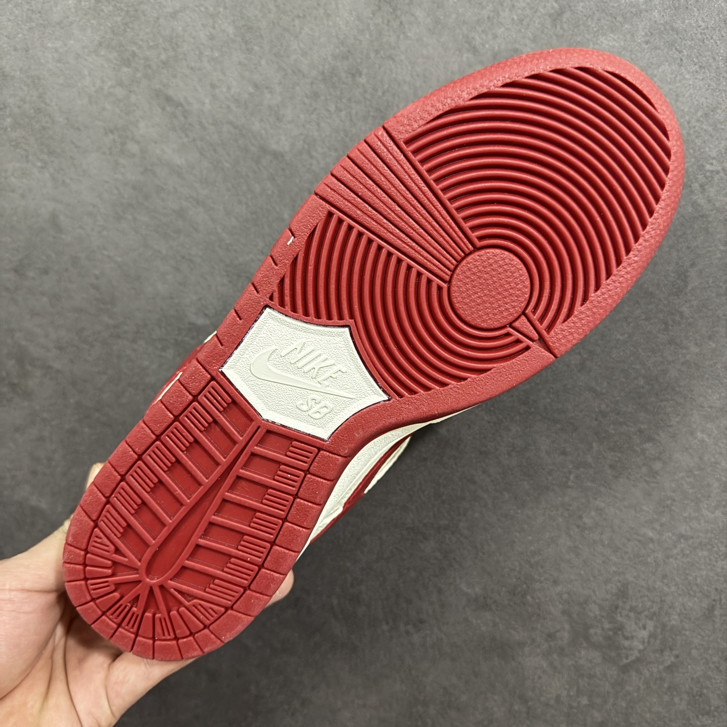 图片[9]-【定制版】Nike SB Dunk Low“马年限定——米红马上有钱” 高端定制 低帮休闲板鞋 定制鞋盒 大厂纯原品质出货 超高清洁度 皮料切割干净无任何毛边 细节完美 货号：AJ6817-004 尺码：36 36.5 37.5 38 38.5 39 40 40.5 41 42 42.5 43 44 44.5 45 编码：HXSB330340-选品中心