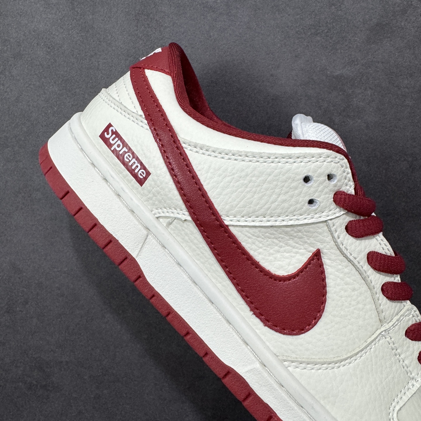 图片[6]-【定制版】Nike SB Dunk Low“马年限定——米红马上有钱” 高端定制 低帮休闲板鞋 定制鞋盒 大厂纯原品质出货 超高清洁度 皮料切割干净无任何毛边 细节完美 货号：AJ6817-004 尺码：36 36.5 37.5 38 38.5 39 40 40.5 41 42 42.5 43 44 44.5 45 编码：HXSB330340-选品中心