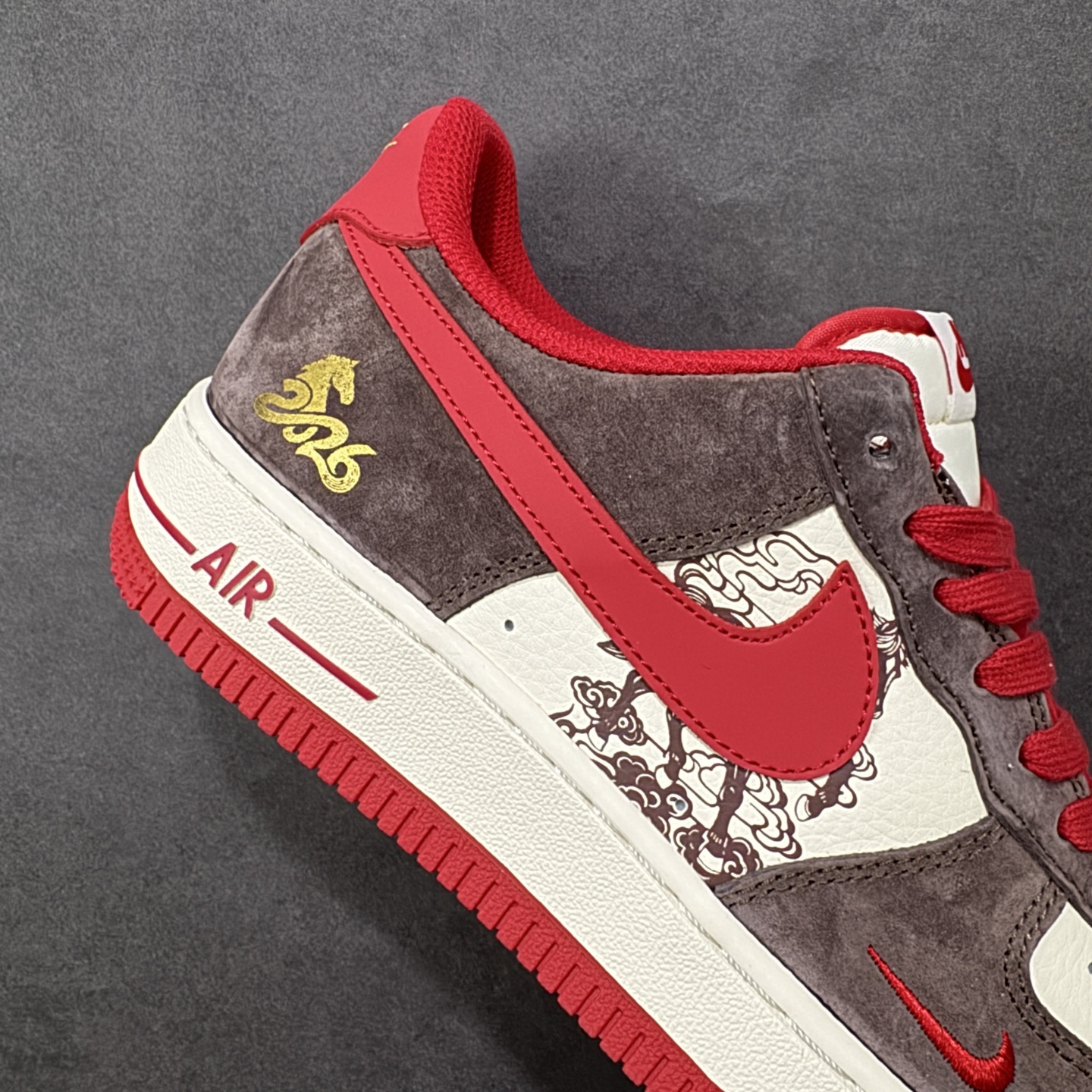 图片[6]-【定制版】Nike Air Force 1 Low 07 马年限定 联名 空军一号低帮板鞋 原楦头原纸板 打造纯正空军版型 专注外贸渠道 全掌内置蜂窝气垫 原盒配件 原厂中底钢印、拉帮完美 货号：XD0028-001 尺码：36-45-选品中心