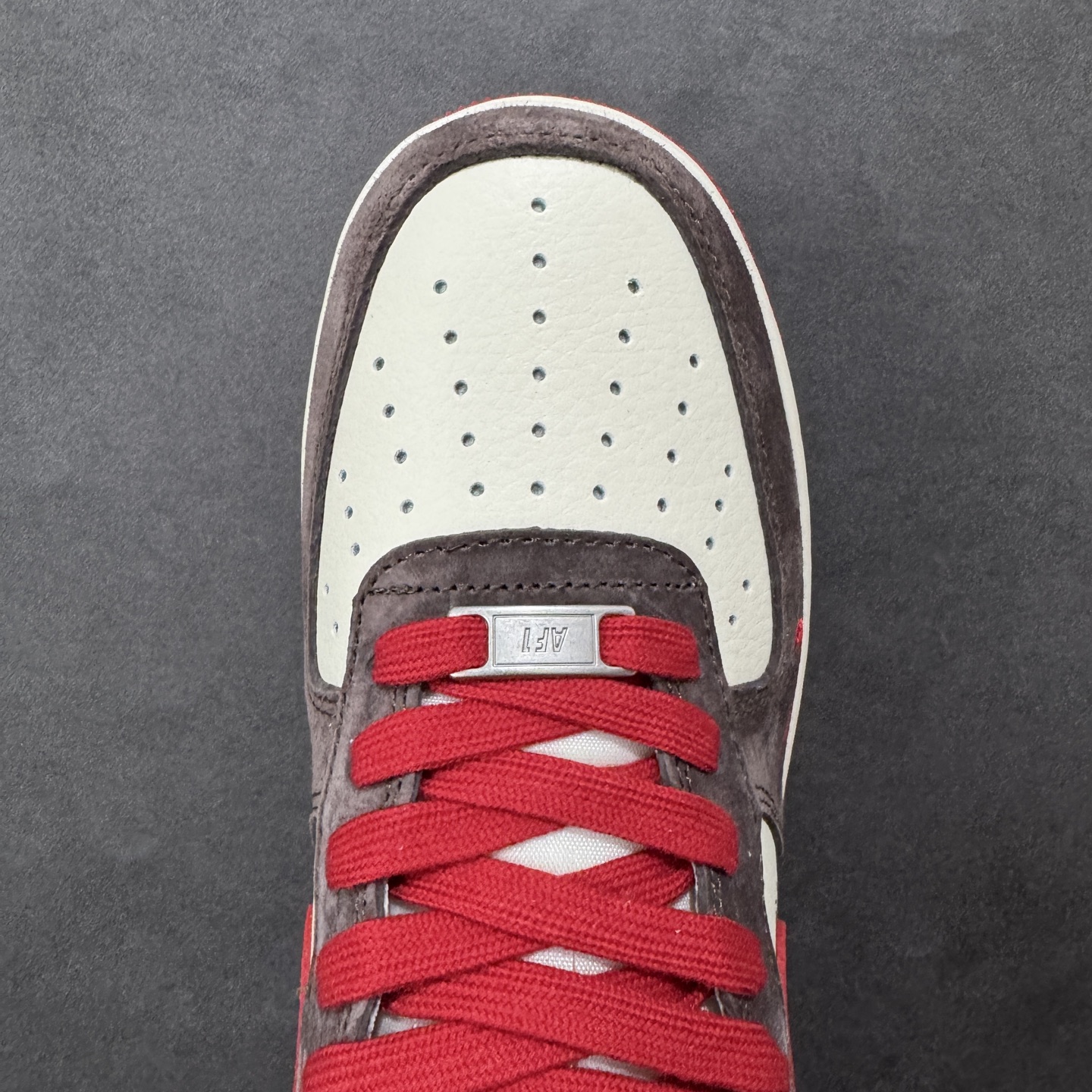 图片[8]-【定制版】Nike Air Force 1 Low 07 马年限定 联名 空军一号低帮板鞋 原楦头原纸板 打造纯正空军版型 专注外贸渠道 全掌内置蜂窝气垫 原盒配件 原厂中底钢印、拉帮完美 货号：XD0028-001 尺码：36-45-选品中心