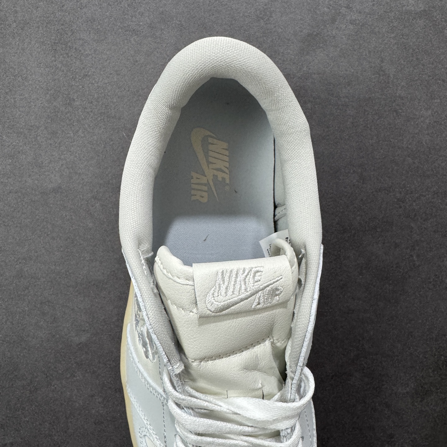 图片[7]-【定制版】Nike Air Jordan Air Jordan 1 Retro Low OG 花朵刺绣钩子 米白灰 柔软舒适 防滑耐磨 低帮 复古篮球鞋 男女同款 同步官方配色 货号：IF4391-100 尺码：36 36.5 37.5 38 38.5 39 40 40.5 41 42 42 42.5 43 44 45 46 编码：HXSB250260-选品中心