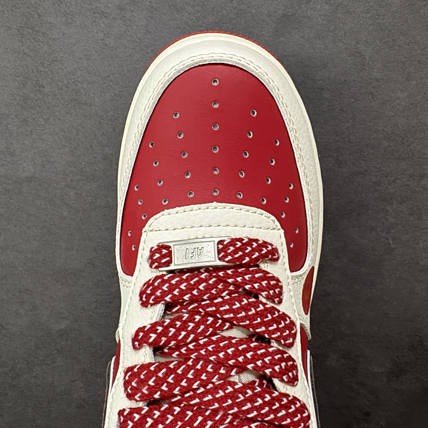 图片[8]-【定制版】Nike Air Force 1\’07 Low 马年限定 联名 空军一号低帮休闲板鞋  #原楦头原纸板 原装鞋盒 定制五金配件 内置全掌气垫 原厂鞋底 货号：QY6878-604  尺码：36 36.5 37.5 38 38.5 39 40 40.5 41 42 42.5 43 44 44.5 45-选品中心