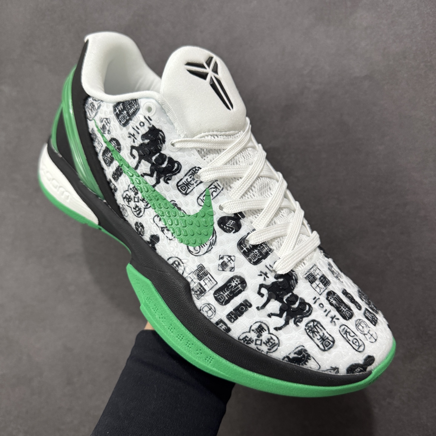 图片[3]-【定制版】Nike Zoom Kobe VI 马年限定 CNY新年款 耐克 科比6代系列 低帮复刻实战运动低帮文化篮球鞋 纯原版本 鞋头和鞋舌采用透气运动网布制成 采用更为挺拔的鞋口设计 为脚踝带来更佳的包裹与支撑感 侧面独特波纹纹理细节 打破了单调 赋予鞋子灵动与活力的视觉体验 货号： CW2190-015 尺码：38-46带半码-选品中心