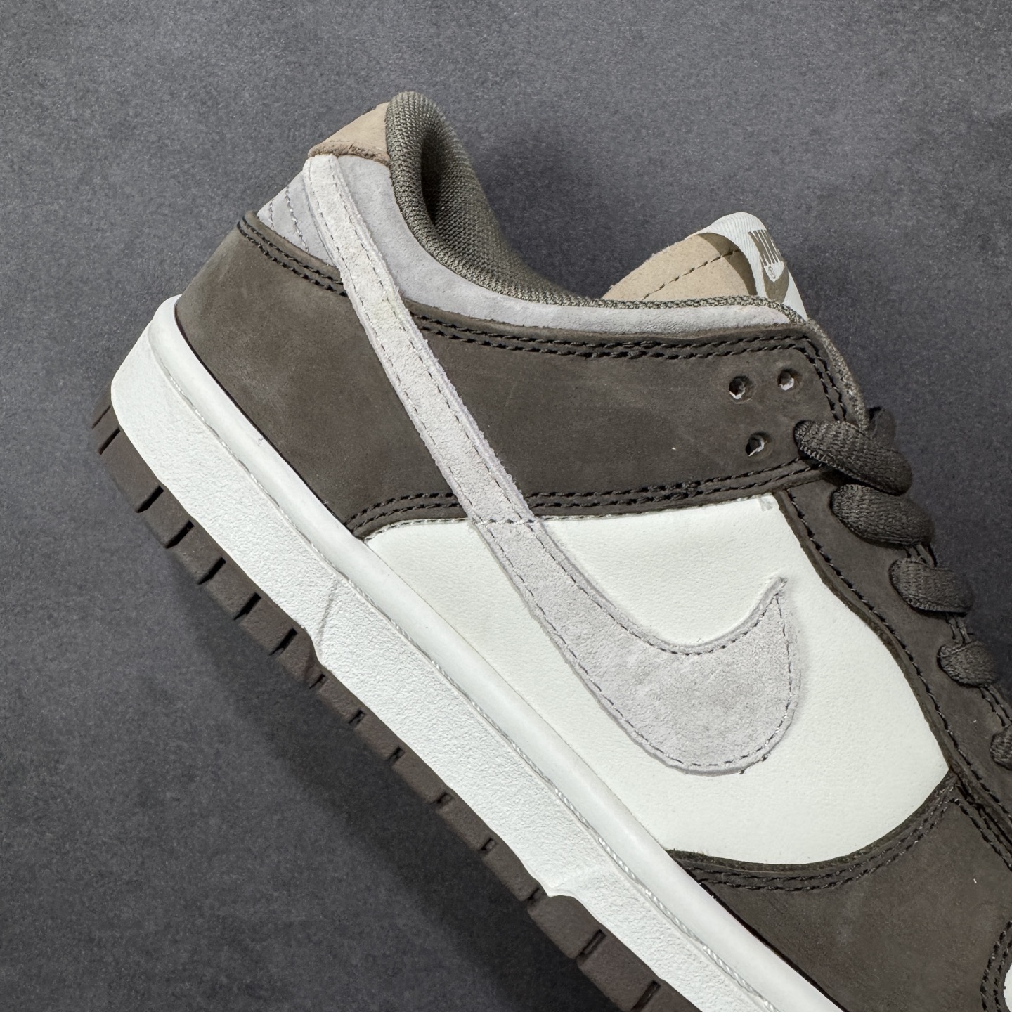 图片[6]-特价【GQ福利】纯原Nike Dunk 大友克洋 全套原楦原模倾力打造完美版型 独家原厂航空铝磨具打磨大底 鞋头坡度极致还原 无解鞋型 原盒原配 圈内天花板工艺 原厂冲刀 超高清洁度 全鞋零毛边皮料切割 货号：LF0039-001 尺码：36 36.5 37.5 38 38.5 39 40 40.5 41 42 42.5 43 44 44.5 45 编码：GQB200210-选品中心