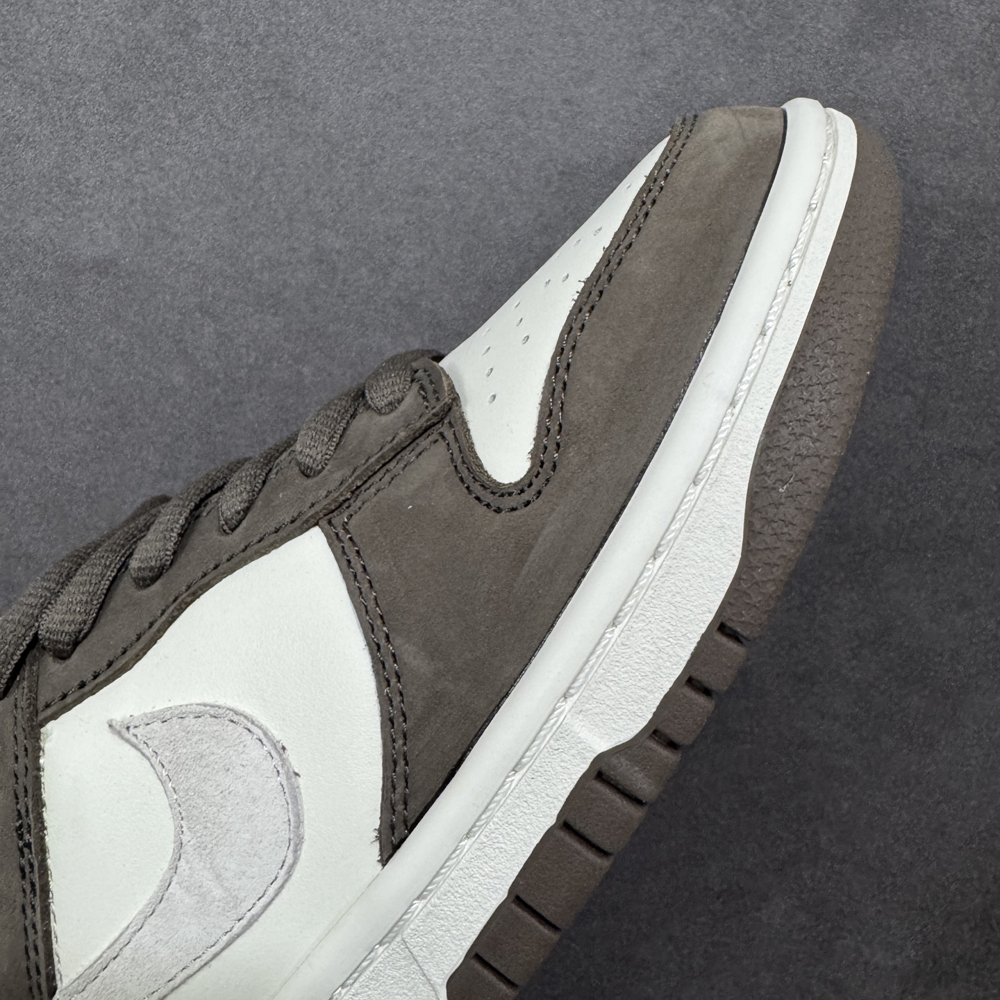 图片[5]-特价【GQ福利】纯原Nike Dunk 大友克洋 全套原楦原模倾力打造完美版型 独家原厂航空铝磨具打磨大底 鞋头坡度极致还原 无解鞋型 原盒原配 圈内天花板工艺 原厂冲刀 超高清洁度 全鞋零毛边皮料切割 货号：LF0039-001 尺码：36 36.5 37.5 38 38.5 39 40 40.5 41 42 42.5 43 44 44.5 45 编码：GQB200210-选品中心