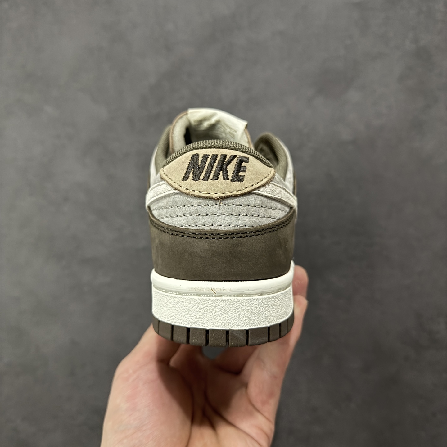 图片[4]-特价【GQ福利】纯原Nike Dunk 大友克洋 全套原楦原模倾力打造完美版型 独家原厂航空铝磨具打磨大底 鞋头坡度极致还原 无解鞋型 原盒原配 圈内天花板工艺 原厂冲刀 超高清洁度 全鞋零毛边皮料切割 货号：LF0039-001 尺码：36 36.5 37.5 38 38.5 39 40 40.5 41 42 42.5 43 44 44.5 45 编码：GQB200210-选品中心