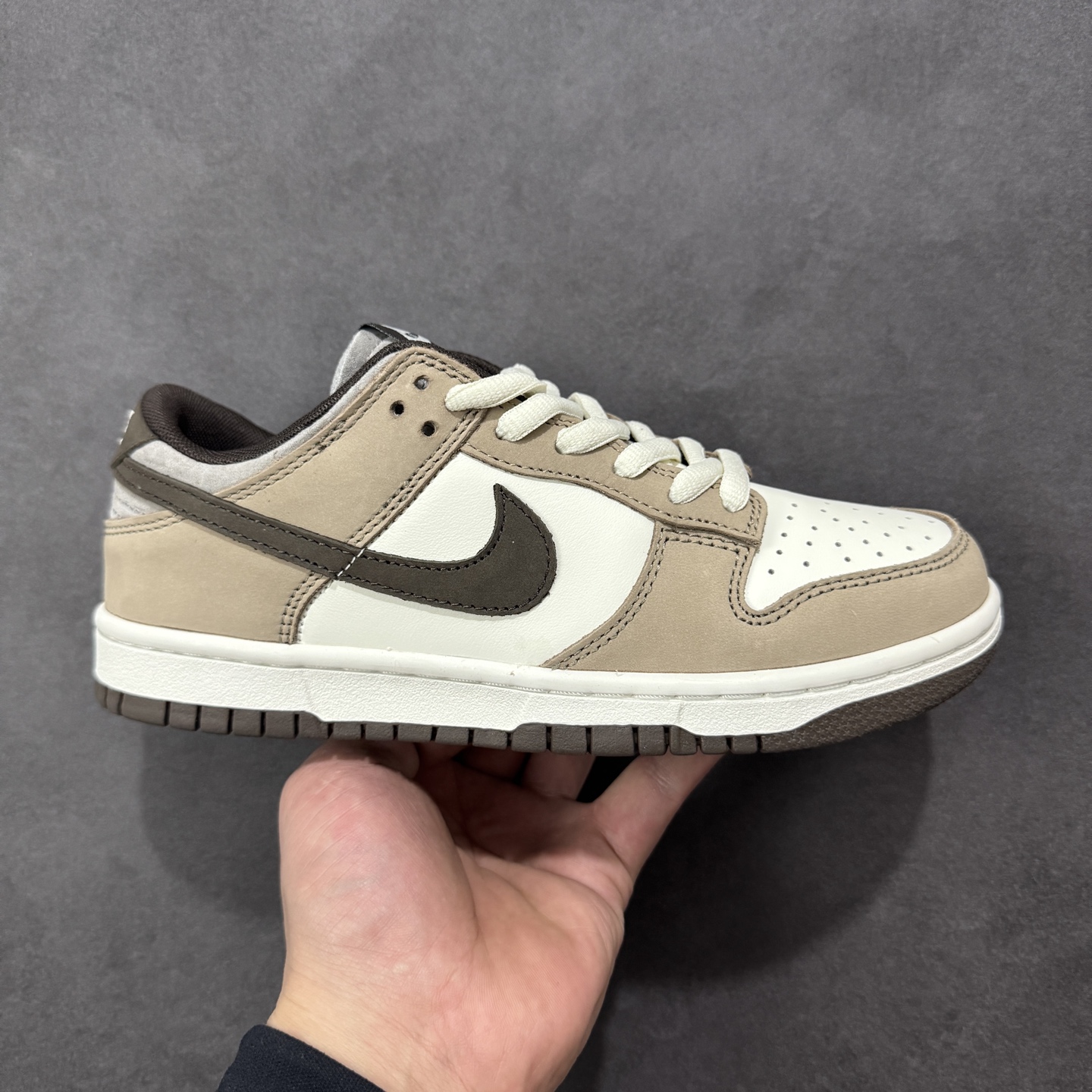 特价【GQ福利】纯原Nike Dunk 大友克洋 全套原楦原模倾力打造完美版型 独家原厂航空铝磨具打磨大底 鞋头坡度极致还原 无解鞋型 原盒原配 圈内天花板工艺 原厂冲刀 超高清洁度 全鞋零毛边皮料切割 货号：LF0039-002 尺码：36 36.5 37.5 38 38.5 39 40 40.5 41 42 42.5 43 44 44.5 45 编码：GQB200210-选品中心