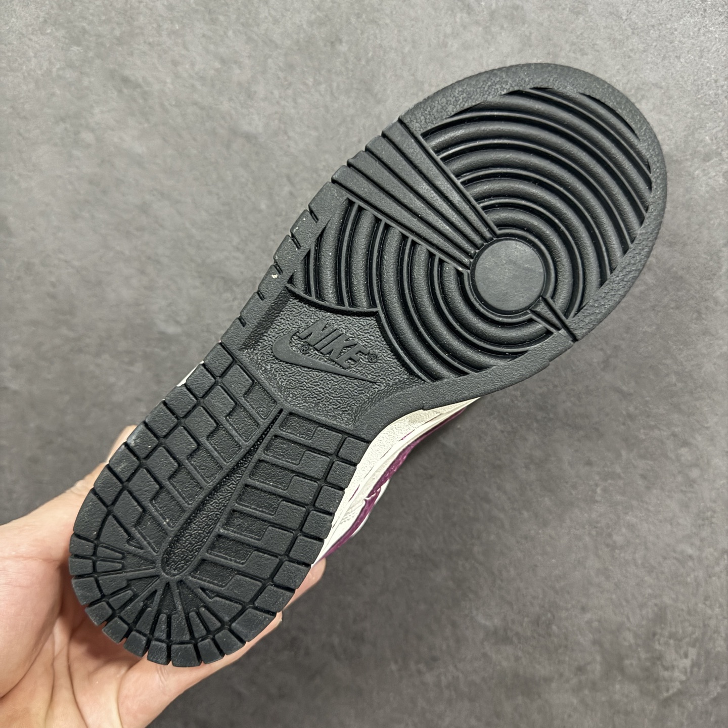 图片[9]-特价【GQ福利】纯原Nike Dunk 大友克洋 全套原楦原模倾力打造完美版型 独家原厂航空铝磨具打磨大底 鞋头坡度极致还原 无解鞋型 原盒原配 圈内天花板工艺 原厂冲刀 超高清洁度 全鞋零毛边皮料切割 货号：LF0039-005 尺码：36 36.5 37.5 38 38.5 39 40 40.5 41 42 42.5 43 44 44.5 45 编码：GQB200210-选品中心