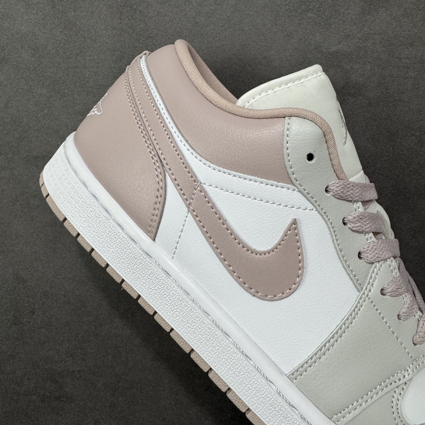 图片[6]-【K版纯原】Air Jordan AJ1 Low 低帮 DC0774-606 全新流水线出品 市场第二梯队最强版 全部原鞋开发 原楦原纸板开发 全鞋电脑针车 原厂内置全掌气垫 原盒内在原标 唯一Zp原版鞋带绑法 免检产品 全新2022版型 全头层皮料 完美零毛边处理 原厂配置全掌气垫 价格定位良心 新配色陆续出货 尺码：36-46-选品中心