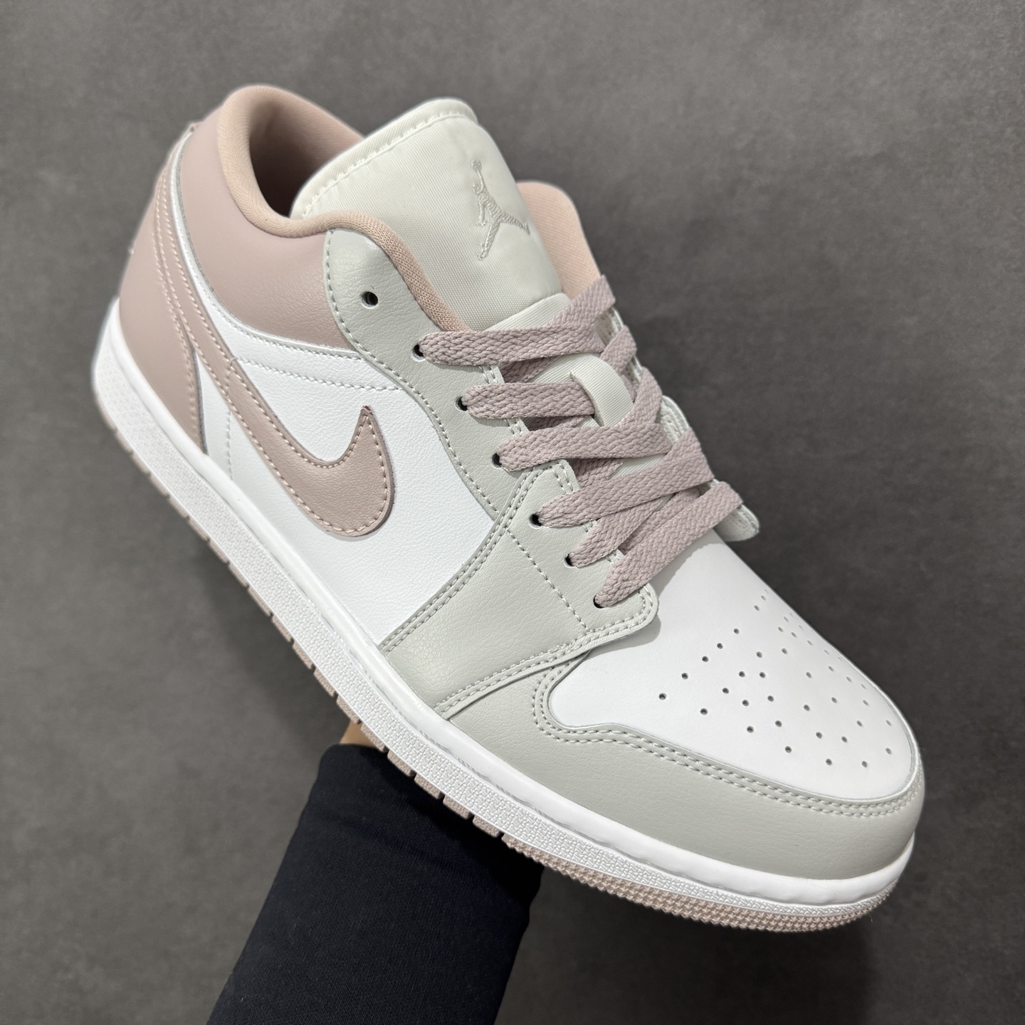 图片[3]-【K版纯原】Air Jordan AJ1 Low 低帮 DC0774-606 全新流水线出品 市场第二梯队最强版 全部原鞋开发 原楦原纸板开发 全鞋电脑针车 原厂内置全掌气垫 原盒内在原标 唯一Zp原版鞋带绑法 免检产品 全新2022版型 全头层皮料 完美零毛边处理 原厂配置全掌气垫 价格定位良心 新配色陆续出货 尺码：36-46-选品中心