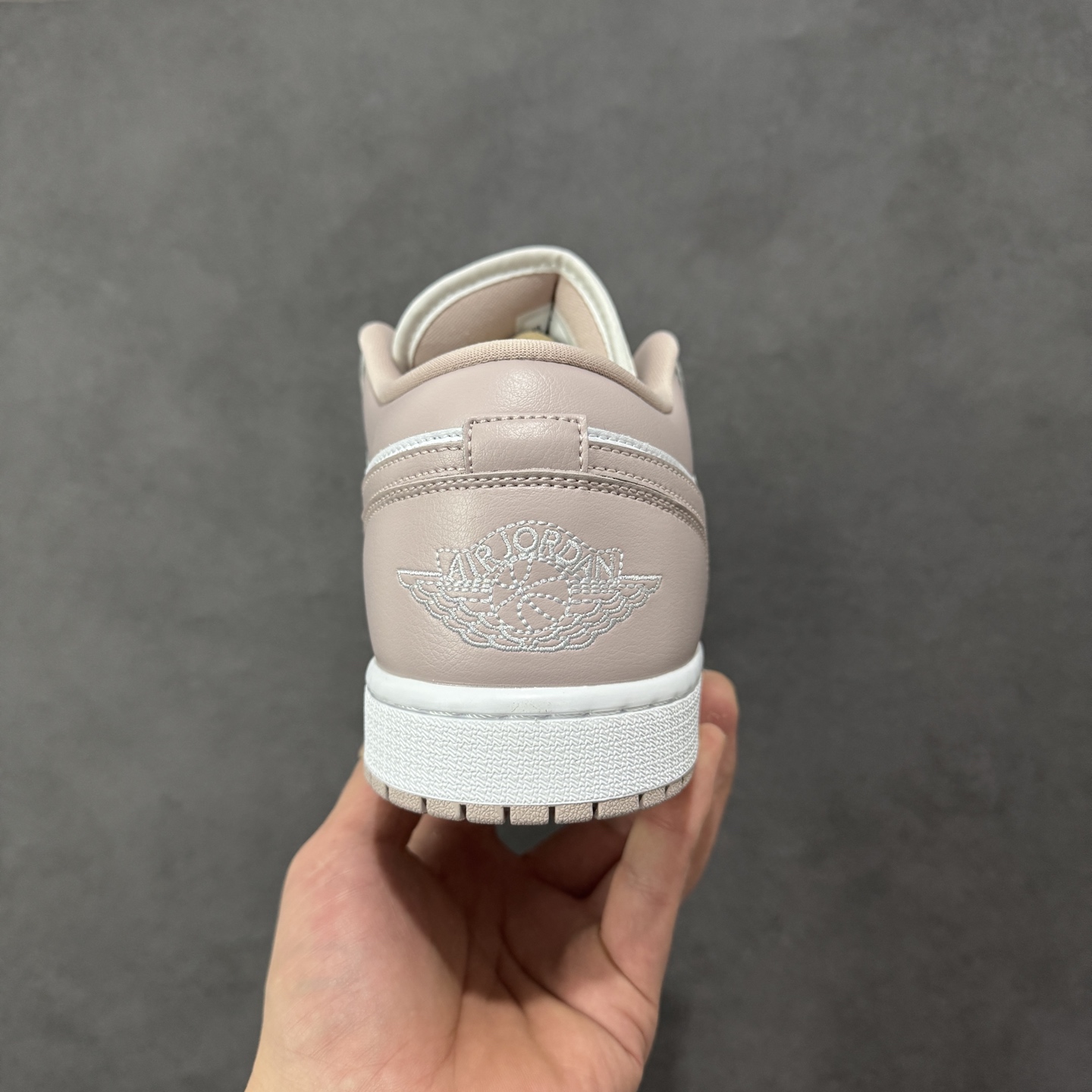 图片[4]-【K版纯原】Air Jordan AJ1 Low 低帮 DC0774-606 全新流水线出品 市场第二梯队最强版 全部原鞋开发 原楦原纸板开发 全鞋电脑针车 原厂内置全掌气垫 原盒内在原标 唯一Zp原版鞋带绑法 免检产品 全新2022版型 全头层皮料 完美零毛边处理 原厂配置全掌气垫 价格定位良心 新配色陆续出货 尺码：36-46-选品中心