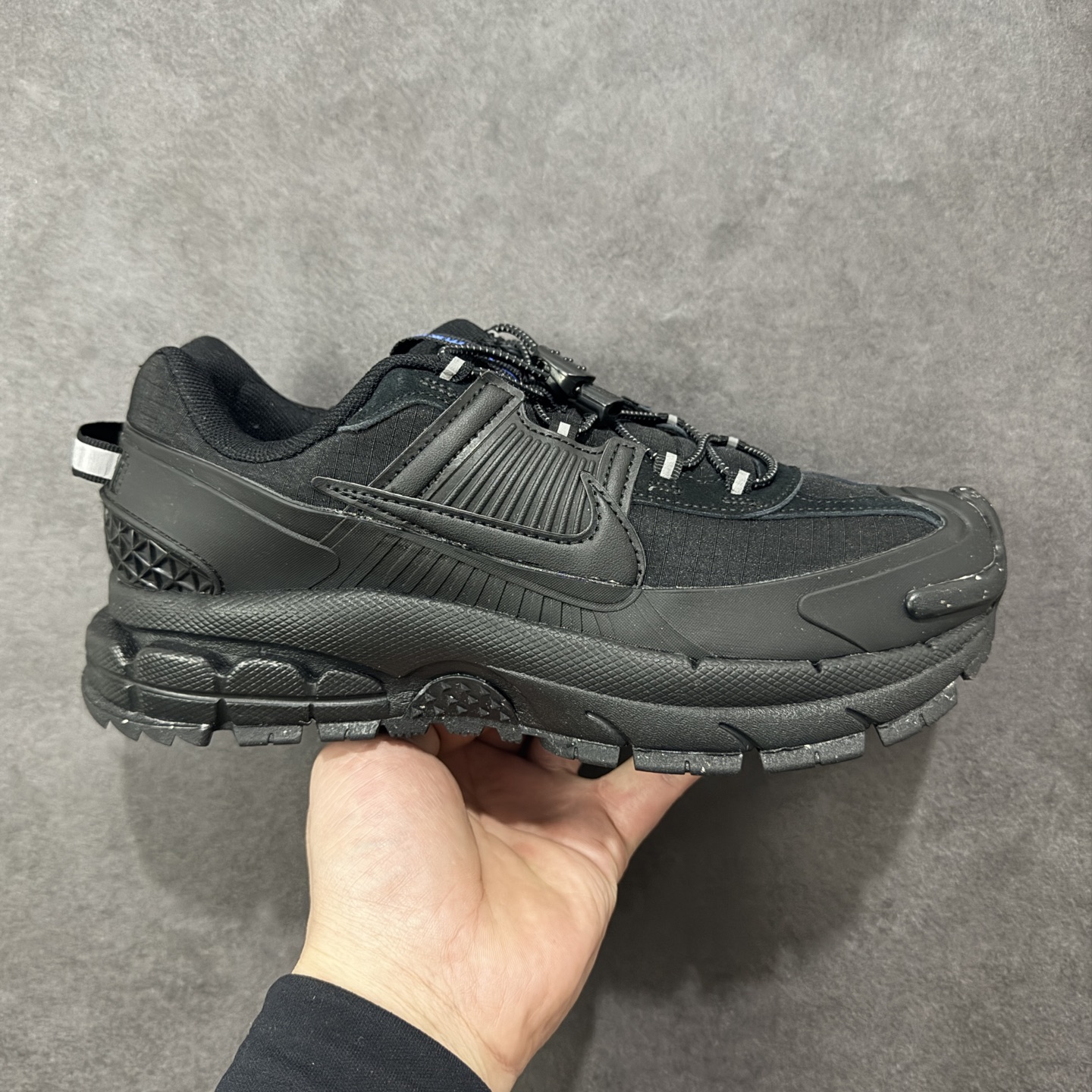 【公司级】Nike Zoom Vomero Roam 耐克 复古休闲运动慢跑鞋 货号：FV2295-002 尺码：36 36.5 37.5 38 38.5 39 40 40.5 41 42 42.5 43 44 45 编码：LDSB240250-选品中心