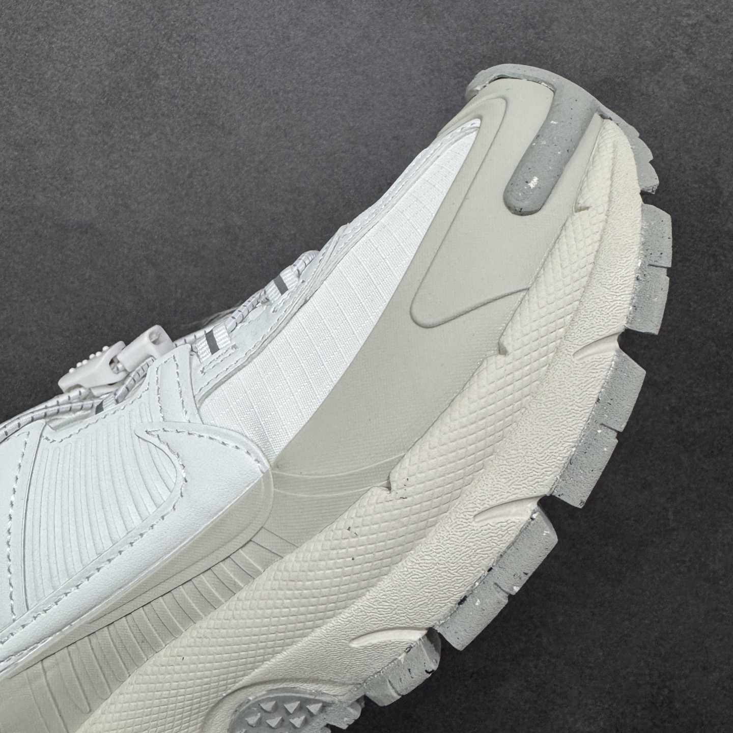 图片[5]-【公司级】Nike Zoom Vomero Roam 耐克 复古休闲运动慢跑鞋 货号：HV6410-100 尺码：36 36.5 37.5 38 38.5 39 40 40.5 41 42 42.5 43 44 45 编码：LDSB240250-选品中心