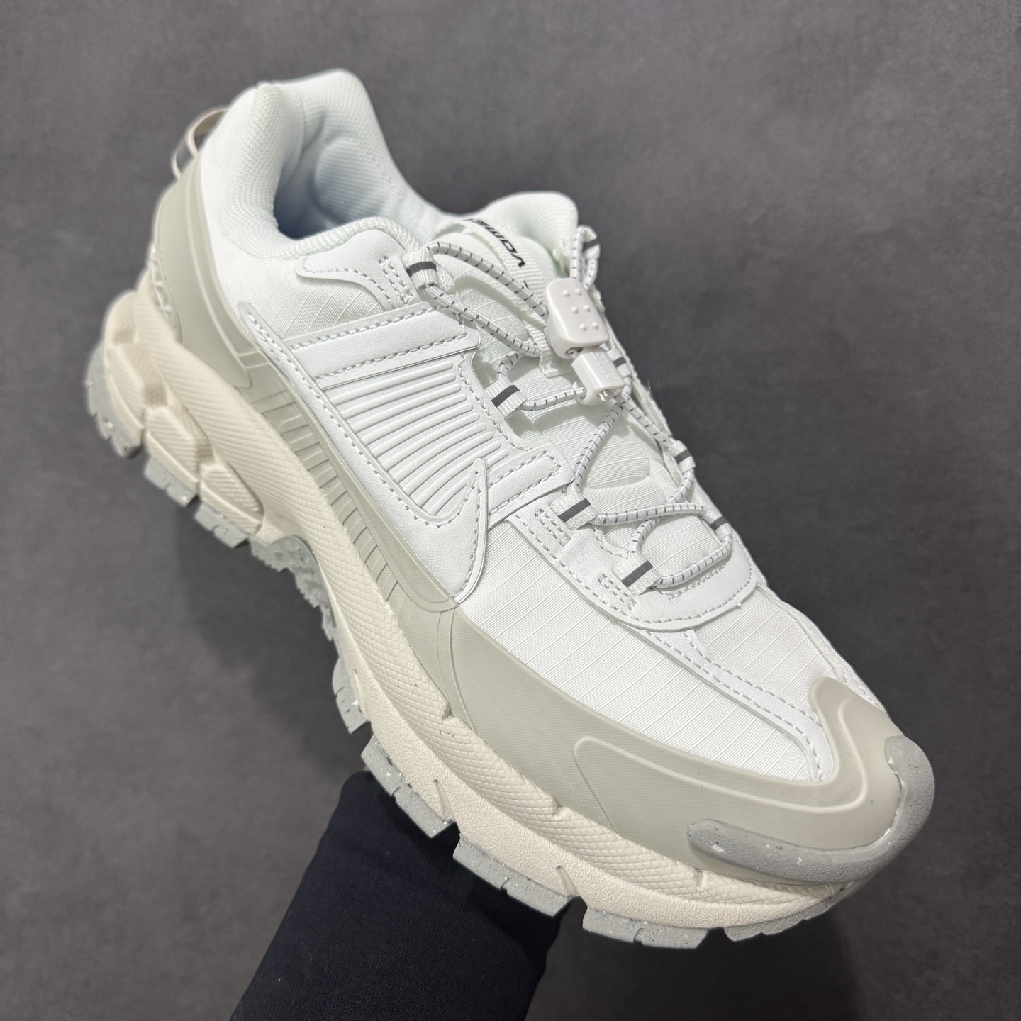 图片[3]-【公司级】Nike Zoom Vomero Roam 耐克 复古休闲运动慢跑鞋 货号：HV6410-100 尺码：36 36.5 37.5 38 38.5 39 40 40.5 41 42 42.5 43 44 45 编码：LDSB240250-选品中心