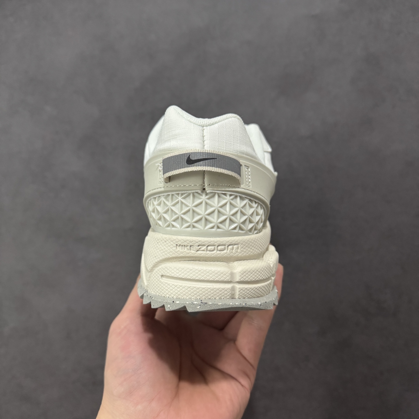 图片[4]-【公司级】Nike Zoom Vomero Roam 耐克 复古休闲运动慢跑鞋 货号：HV6410-100 尺码：36 36.5 37.5 38 38.5 39 40 40.5 41 42 42.5 43 44 45 编码：LDSB240250-选品中心