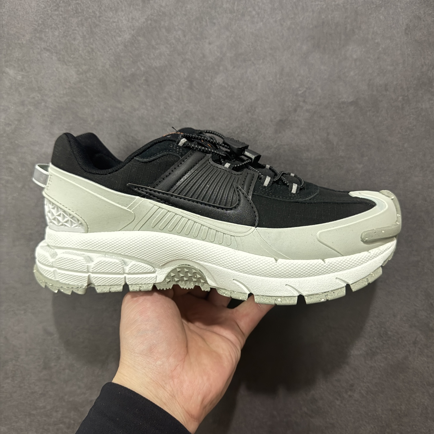 【公司级】Nike Zoom Vomero Roam 耐克 复古休闲运动慢跑鞋 货号：FV2295-001 尺码：36 36.5 37.5 38 38.5 39 40 40.5 41 42 42.5 43 44 45 编码：LDSB240250-选品中心