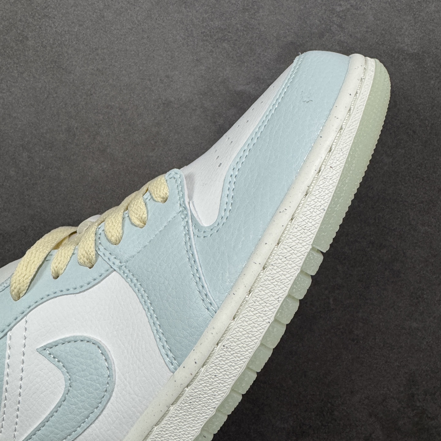 图片[5]-【H11版本】耐克Nike Air Jordan 1 AJ1经典复古经典低帮百搭文化篮球鞋 HJ5999-400 公司级真标半码制#原档案原数据开发版型#采用荔枝纹头层皮革鞋面材质#原厂立体填充鞋舌海绵#中底注胶孔及缜密中底拉帮工艺#原数据开发模具大底 尺码：35.5 36 36.5 37.5 38 38.5 39 40 40.5 41 42 42.5 43 44 44.5 45 46 47.5 编码：H11B270280-选品中心