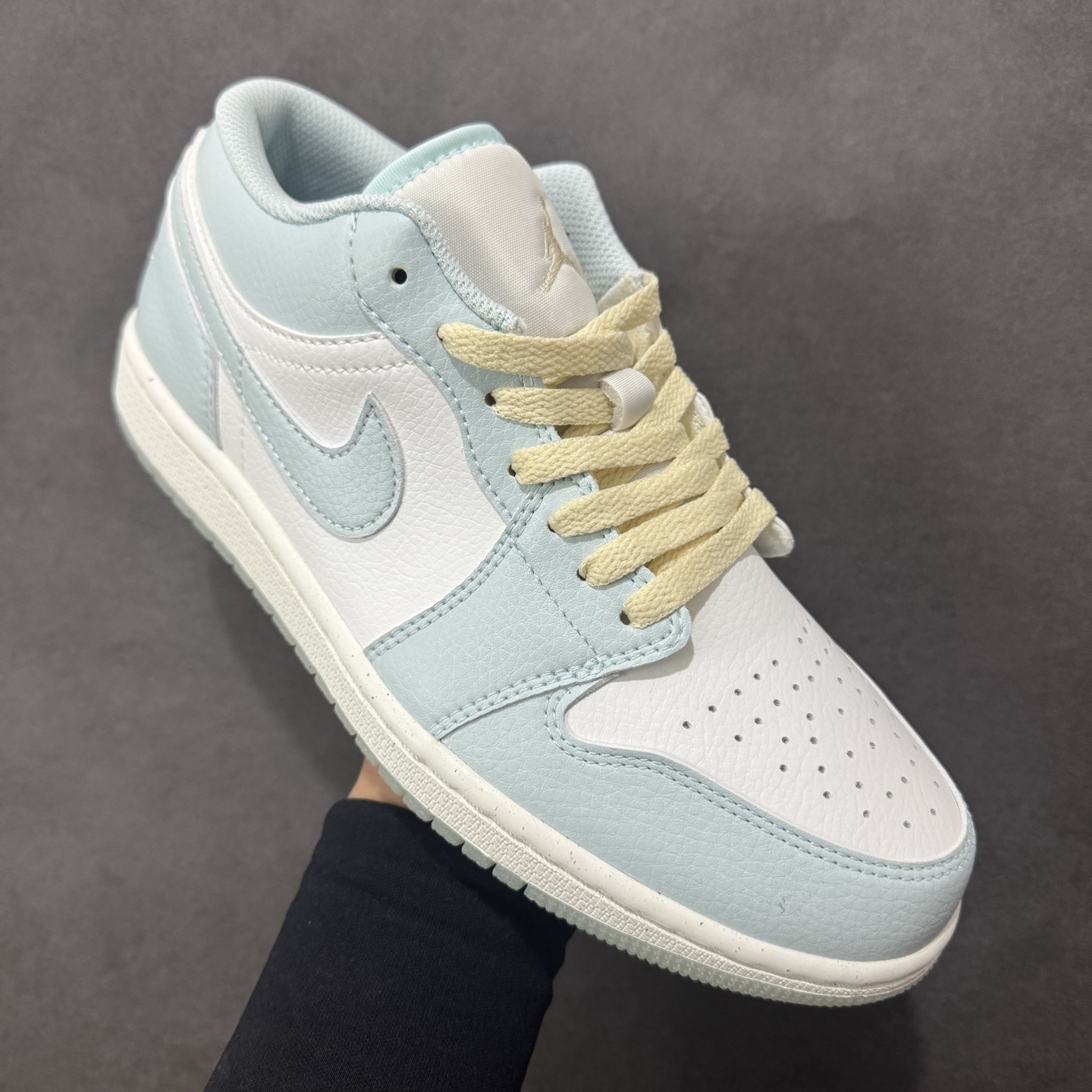 图片[3]-【H11版本】耐克Nike Air Jordan 1 AJ1经典复古经典低帮百搭文化篮球鞋 HJ5999-400 公司级真标半码制#原档案原数据开发版型#采用荔枝纹头层皮革鞋面材质#原厂立体填充鞋舌海绵#中底注胶孔及缜密中底拉帮工艺#原数据开发模具大底 尺码：35.5 36 36.5 37.5 38 38.5 39 40 40.5 41 42 42.5 43 44 44.5 45 46 47.5 编码：H11B270280-选品中心