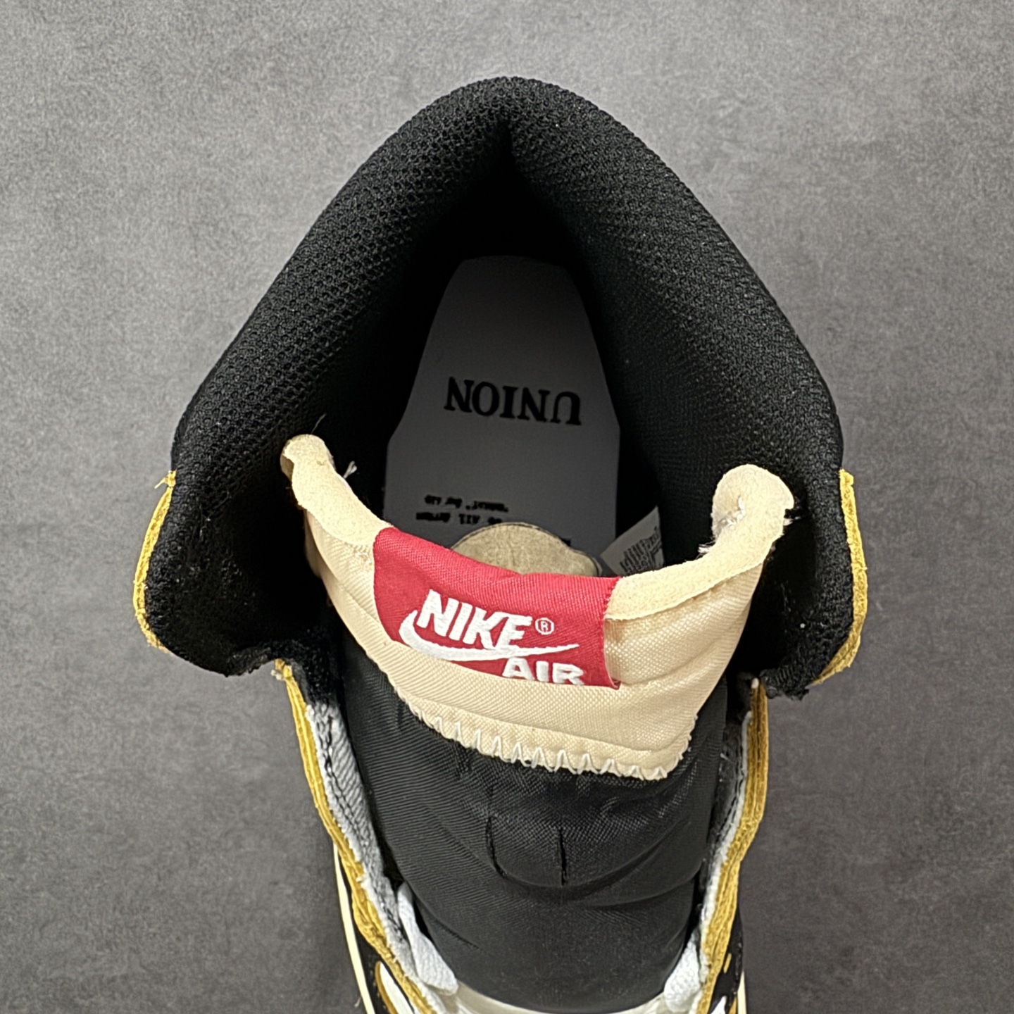 图片[7]-【公司级头层版】Air Jordan 1 High OG 高帮 AJ1 乔丹1代 aj1 乔1 高邦 金人吊牌 乔丹篮球鞋系列IO7847-002 采用正确头层皮组合荔枝纹头层皮革鞋面材质 中底注胶孔及缜密中底拉帮工艺 内置气垫及耐磨橡胶大底 尺码：36-47带半码-选品中心