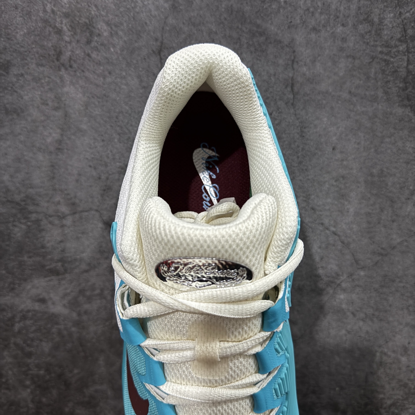 图片[8]-【外贸版】Nike Zoom Vapor 12 HC Prm 舒适 低帮 网球鞋 HJ6650-300 郑钦文同款上脚 网球实战必穿款 颜值与实用性兼具 轻质网眼鞋面，透气又轻盈 Air Zoom 缓震配置超给力，击球冲击能有效吸收，缓震回弹超舒适，启动反馈也很赞。 鞋身流线型设计，减少空气阻力，灵活性拉满 鞋底橡胶耐磨，硬地抓地力强，多方向人字纹，急停、变向都稳 中足锁定稳，侧向支撑靠谱，鞋楦贴合度适中，打球时脚在鞋里不乱晃，能专注赢球 简约设计适配多种风格，运动与日常场景无缝切换 轻量化与透气性 网面材质减轻重量，长时间穿着舒适 尺码：36-45（46 47后期出）-选品中心