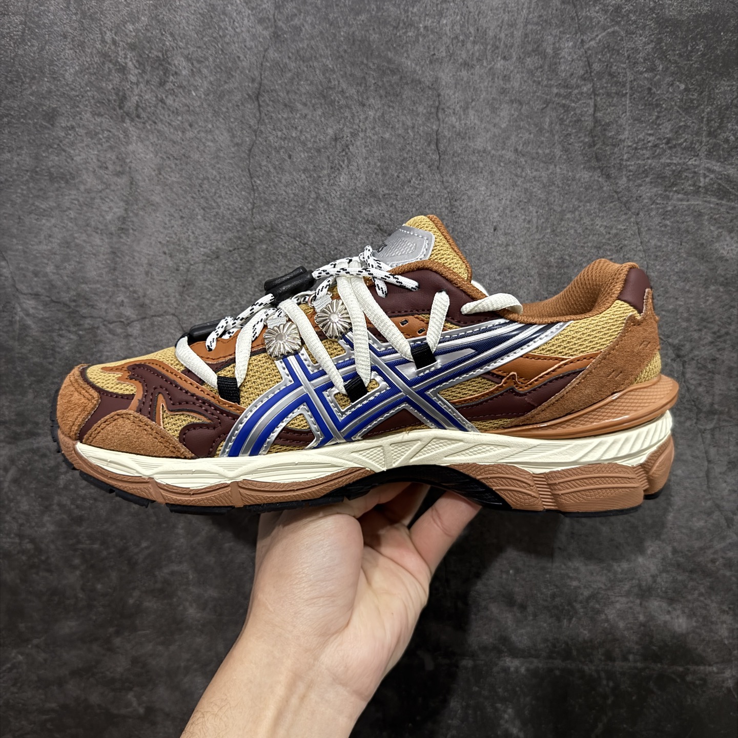 图片[2]-【公司级】Asics Gel-Cumulus 16 亚瑟士 防滑耐磨 休闲运动鞋 采用双层提花网面设计 提高包裹性和透气性 后跟搭载稳定系统科技T-GEL提升整体支撑力和结构感 减少对身体带来的冲击负荷 创新中底至轻回弹 货号：1203A838-020 尺码：36-47-选品中心