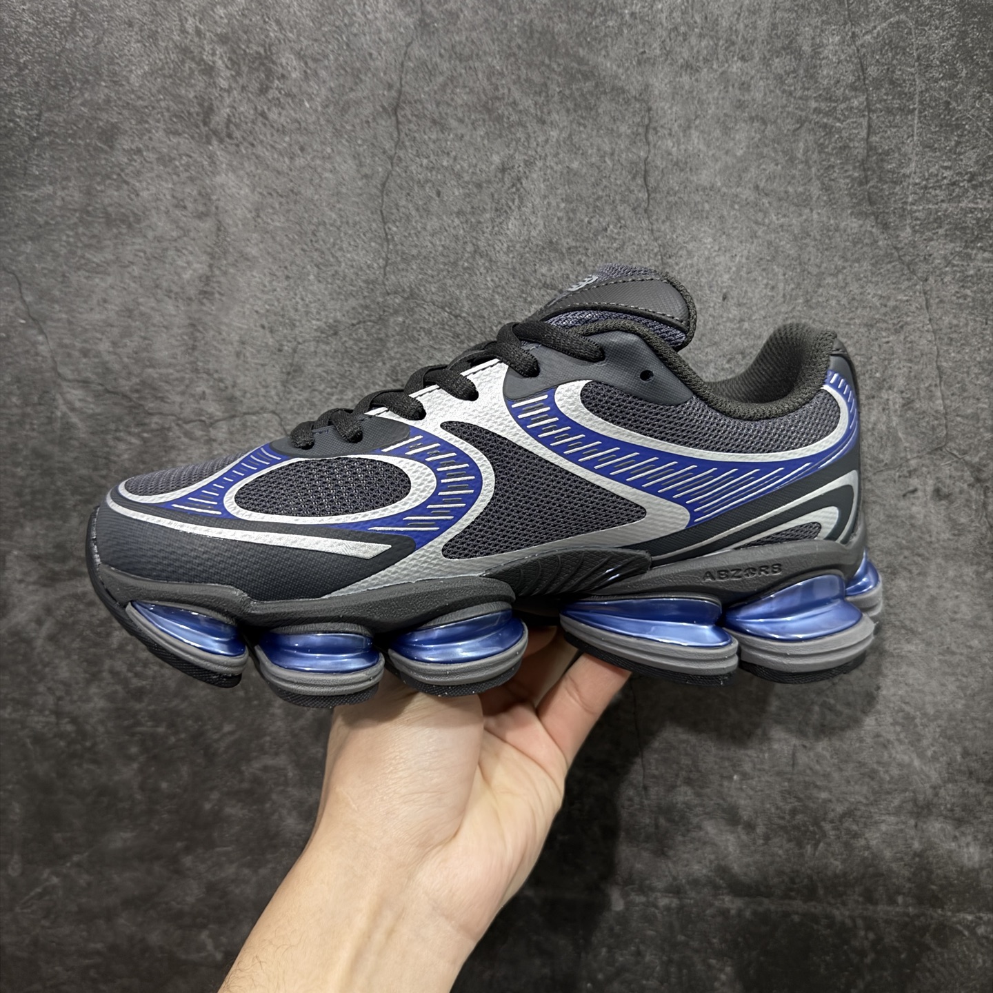 图片[2]-【纯原版】New Balance 新百伦 NB2000 网面休闲鞋 U20015V NB官方重磅新品 一款融合复古设计与现代科技的跑鞋，以其经典的造型和舒适脚感，成为2025年复古潮流爱好的推荐单品。 极具视觉冲击力的5根ABZORB单元，以及无缝鞋面的设计，加上3M反光材质的装饰，比之前推出的9060系列更夸张，更具未来感。 尺码：36-46.5-选品中心