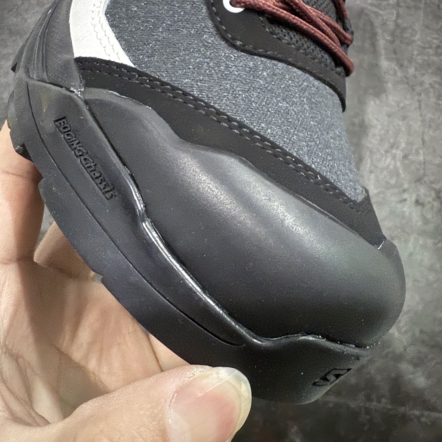 图片[5]-【巅峰版】SALOMON萨洛蒙 X-ALP ESILL GR10K 舒适百搭 防滑 低帮 户外功能鞋 男女同款 黑银色 劳保鞋 474200-20  鞋面采用SENSIFIT贴合技术 全方位贴合包裹脚型 鞋跟部鞋底牵引设计 提供强大的抓地性能 更适应野外崎岖不平的道路 其3D ADVANCED CHASSIS底盘 材料轻量大化 钉齿设计更具稳定性、防护性 鞋底易磨损区运用CONTAGRIP高耐磨材料 应对城市硬质路面长距离跑考验  尺码：36 36.5 37 38 38.5 39 40 40.5 41 42 42.5 43 44 44.5 45-选品中心